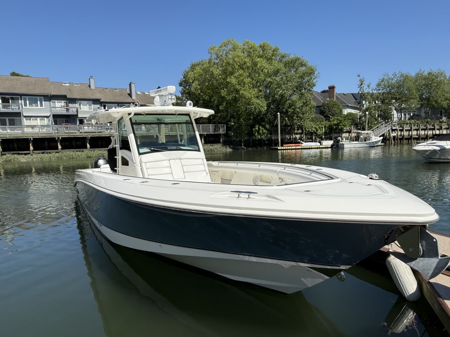 2016 Boston Whaler 