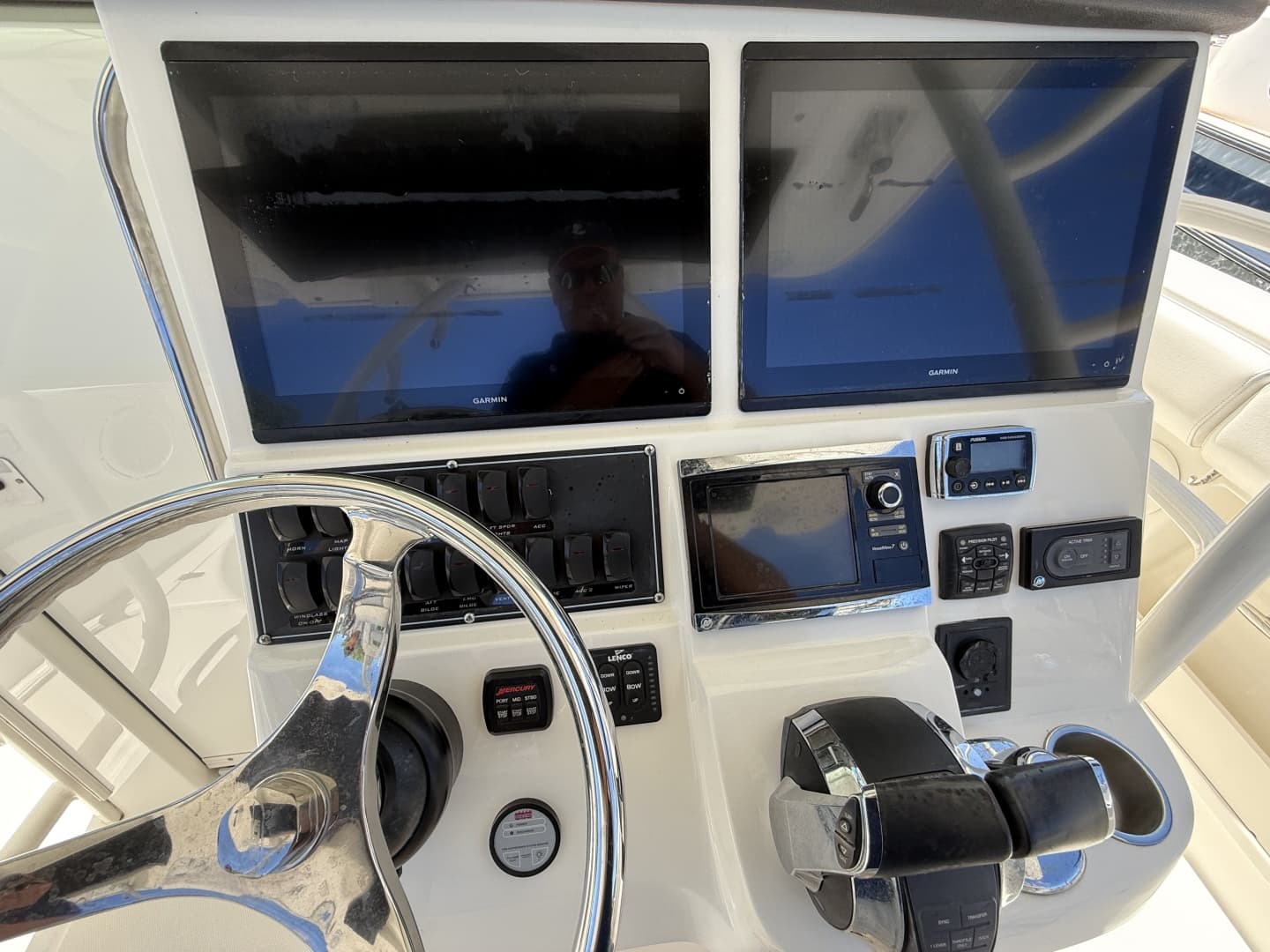 2016 Boston Whaler 