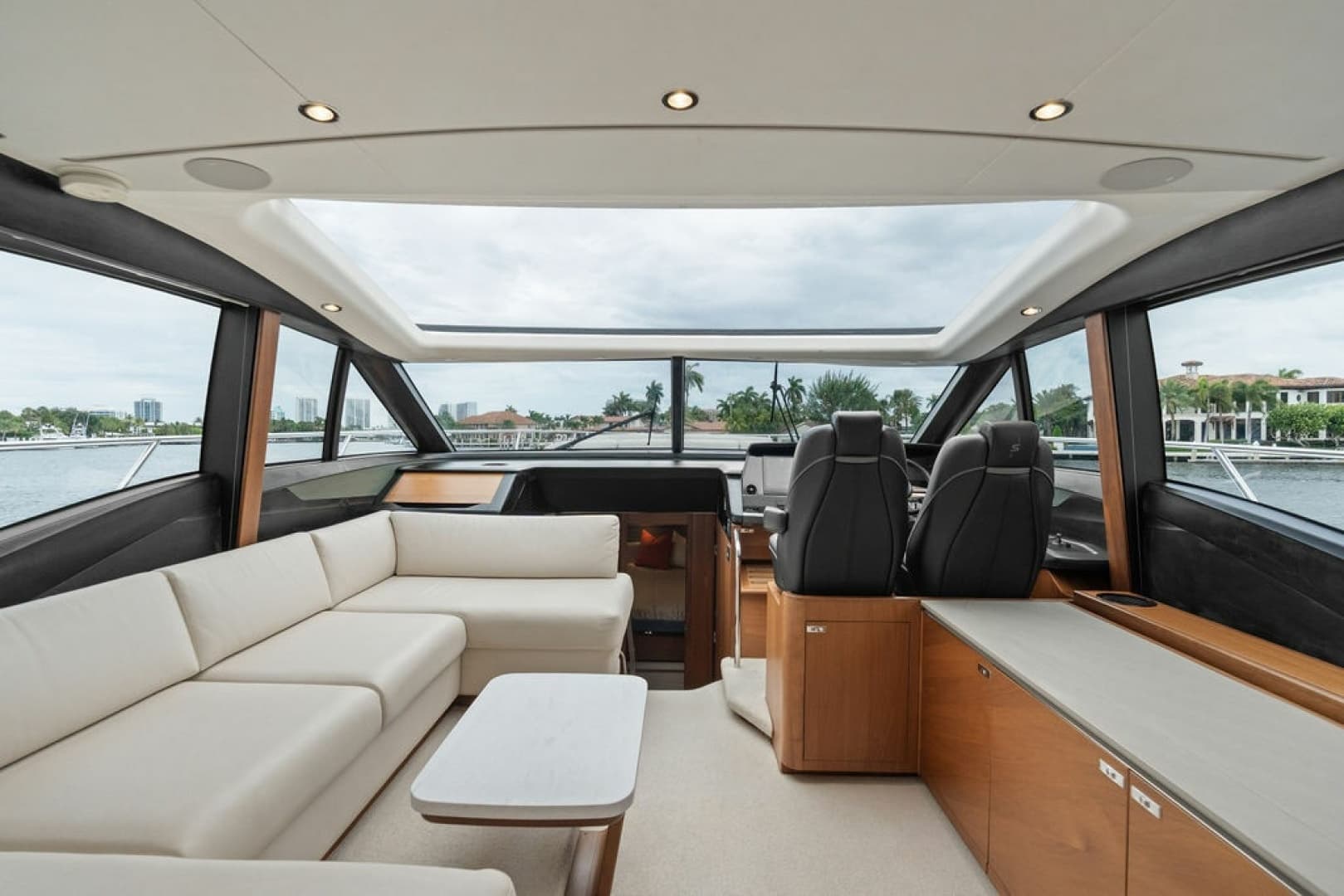 2020 Princess S62 Sportbridge