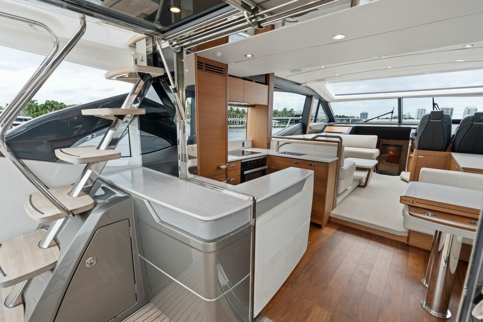 2020 Princess S62 Sportbridge
