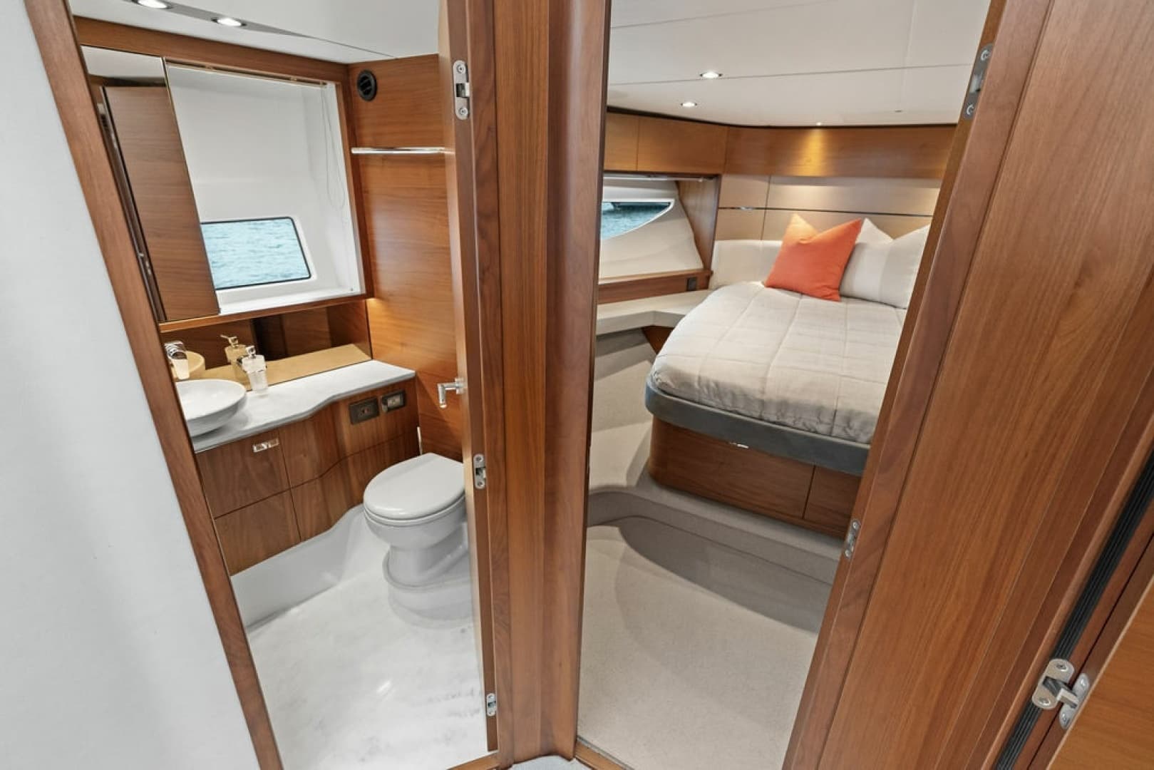 2020 Princess S62 Sportbridge