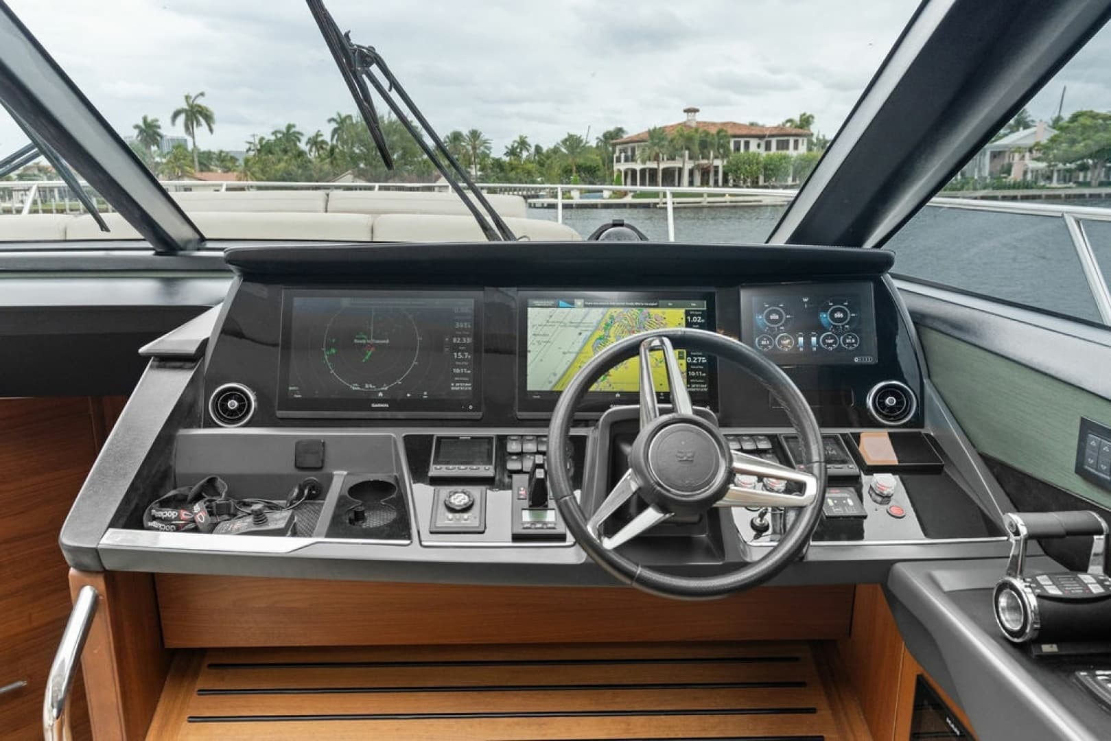 2020 Princess S62 Sportbridge