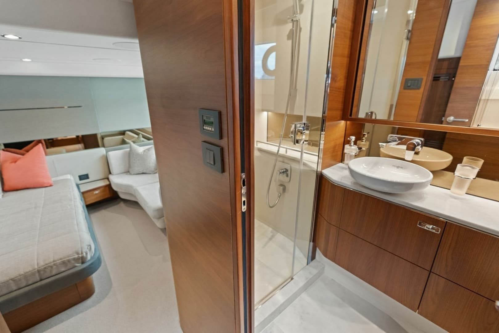 2020 Princess S62 Sportbridge