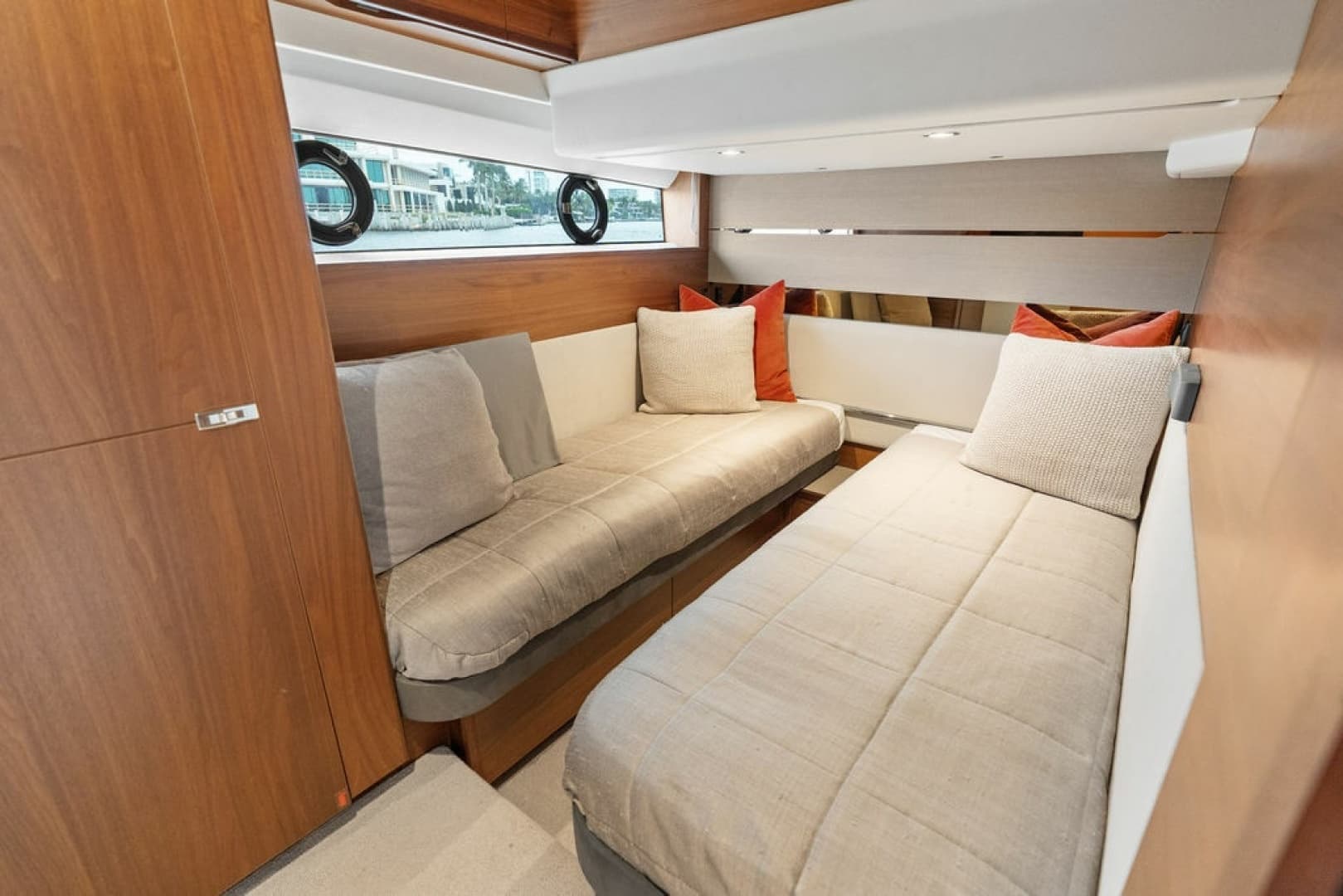 2020 Princess S62 Sportbridge