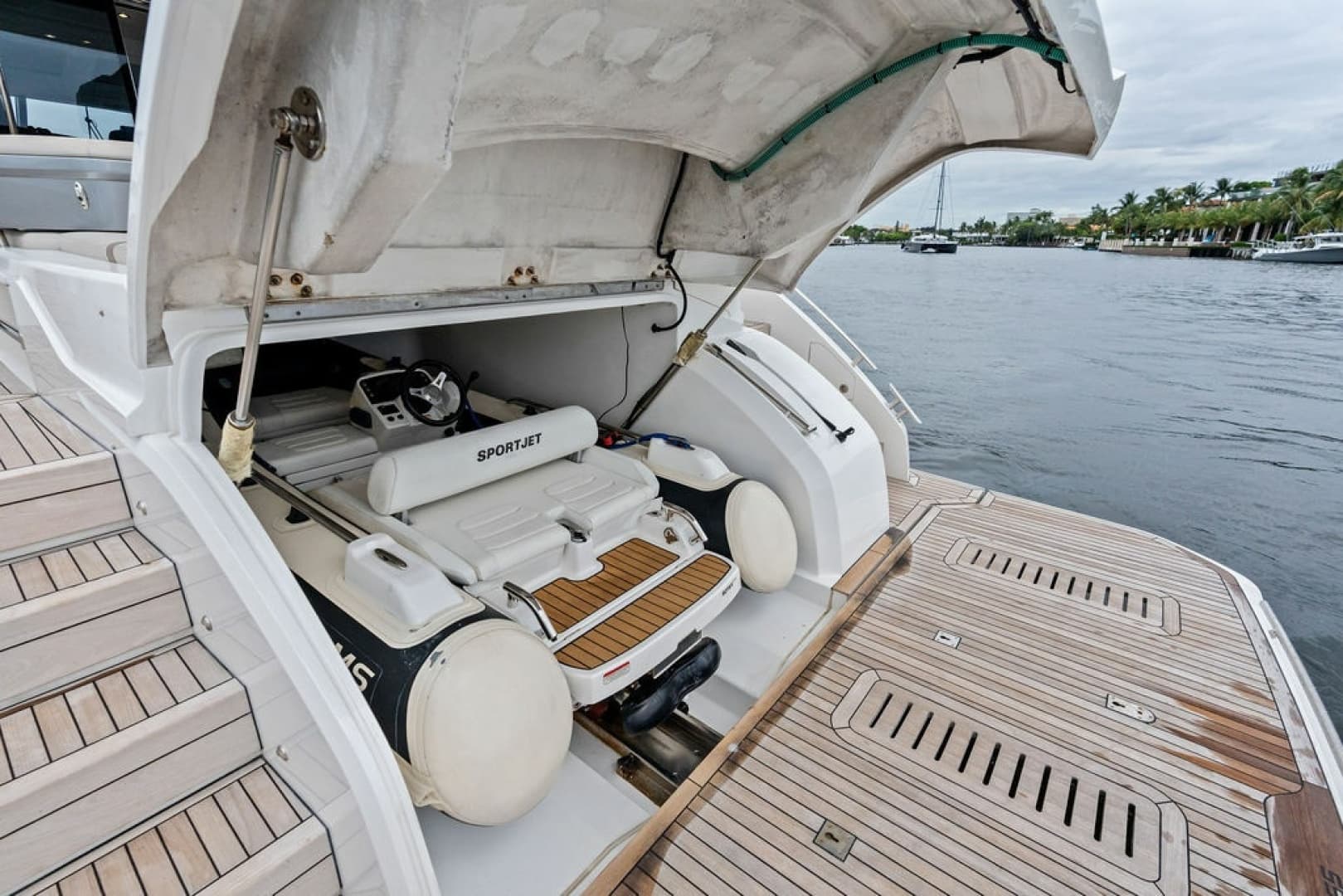 2020 Princess S62 Sportbridge