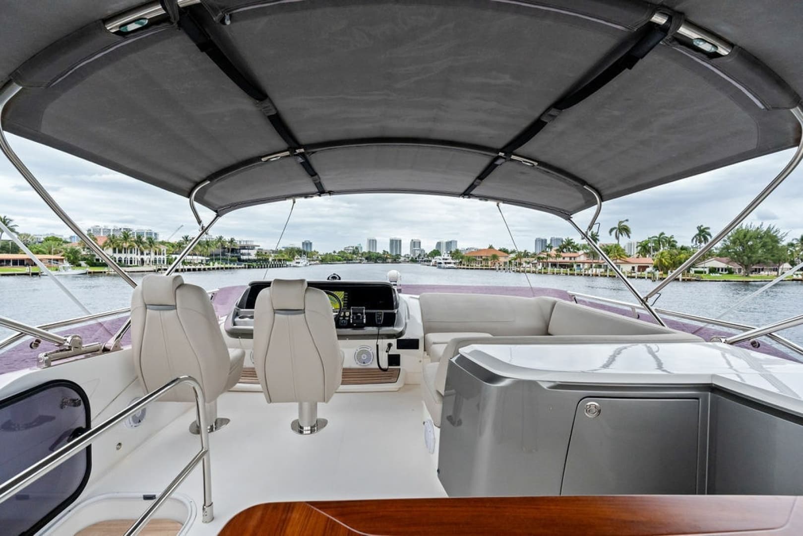 2020 Princess S62 Sportbridge