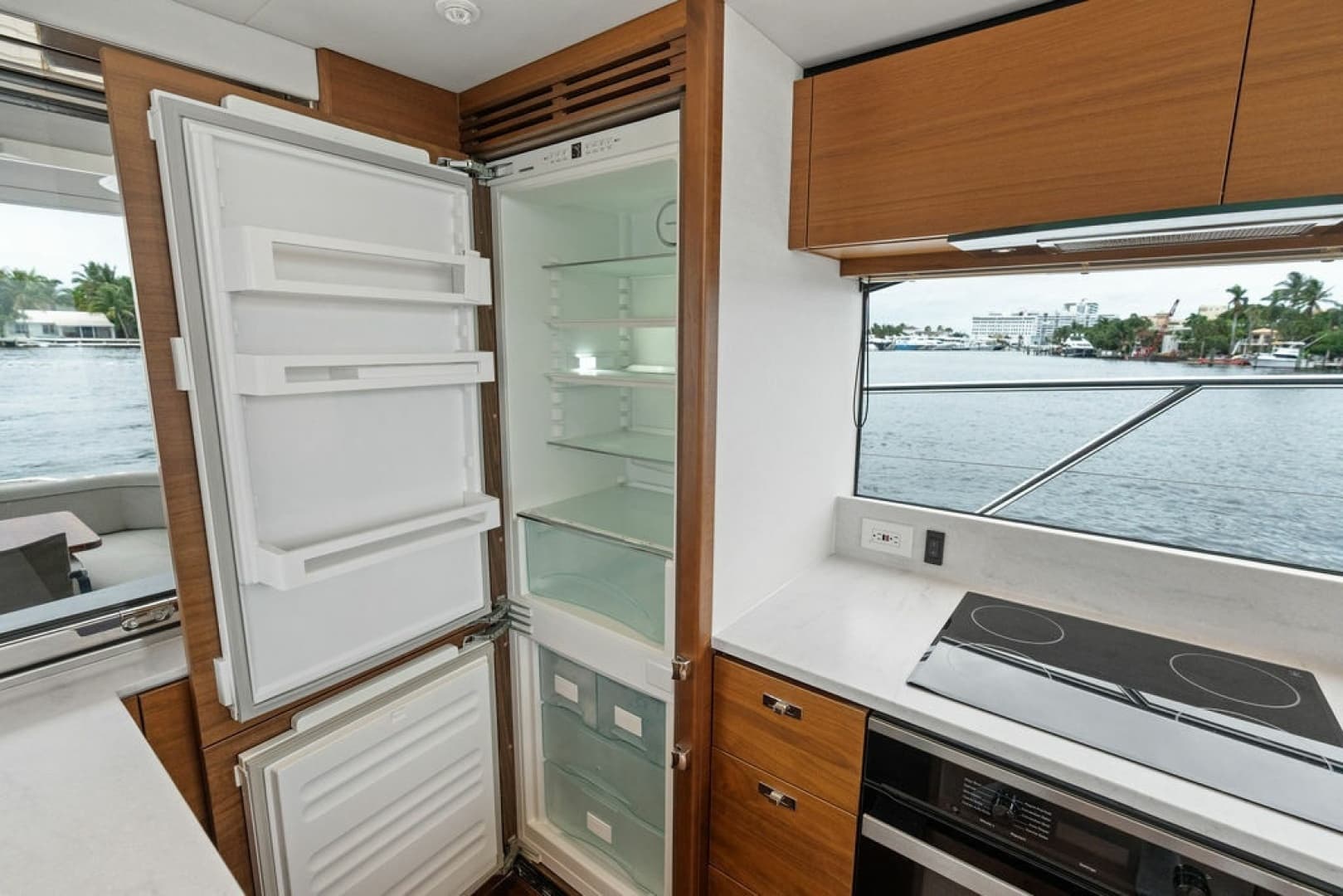 2020 Princess S62 Sportbridge