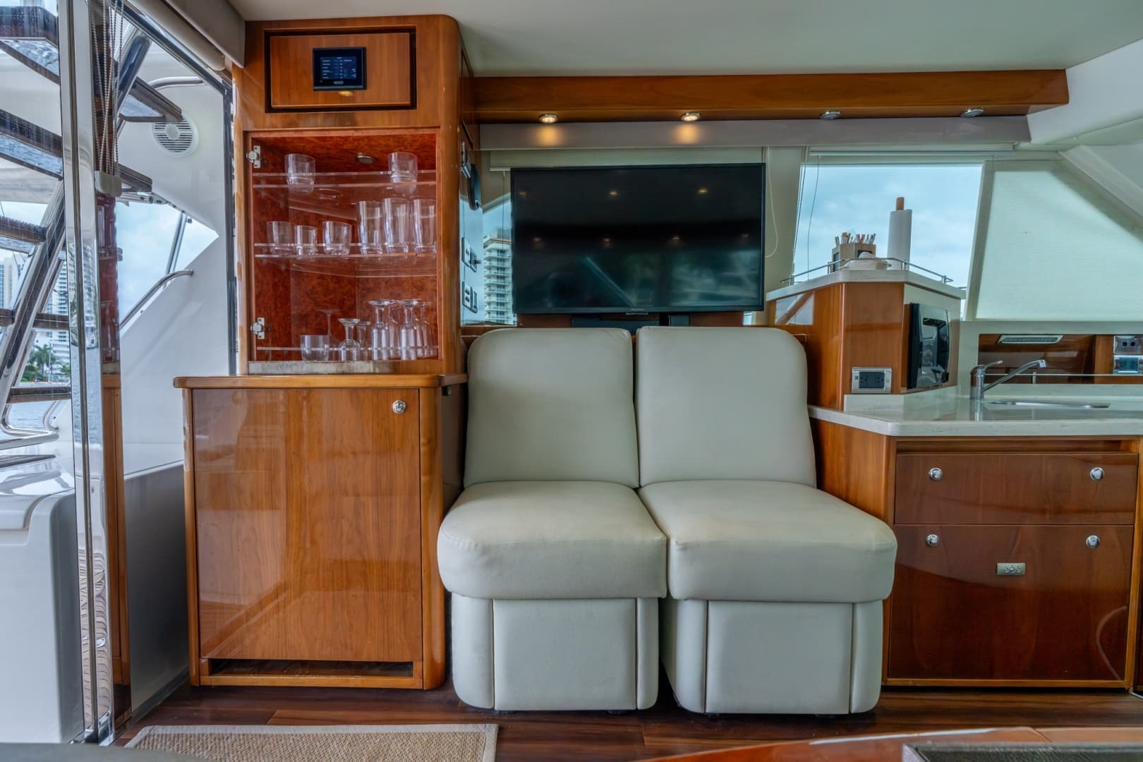 2011 Riviera 43 Open Flybridge