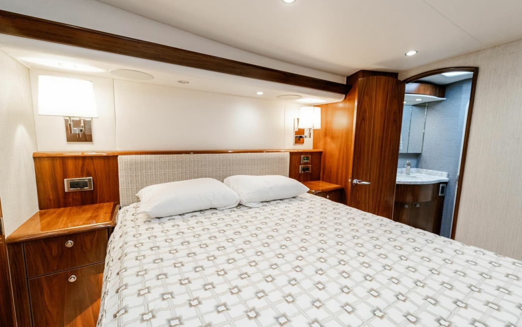 58 Viking - Master Stateroom