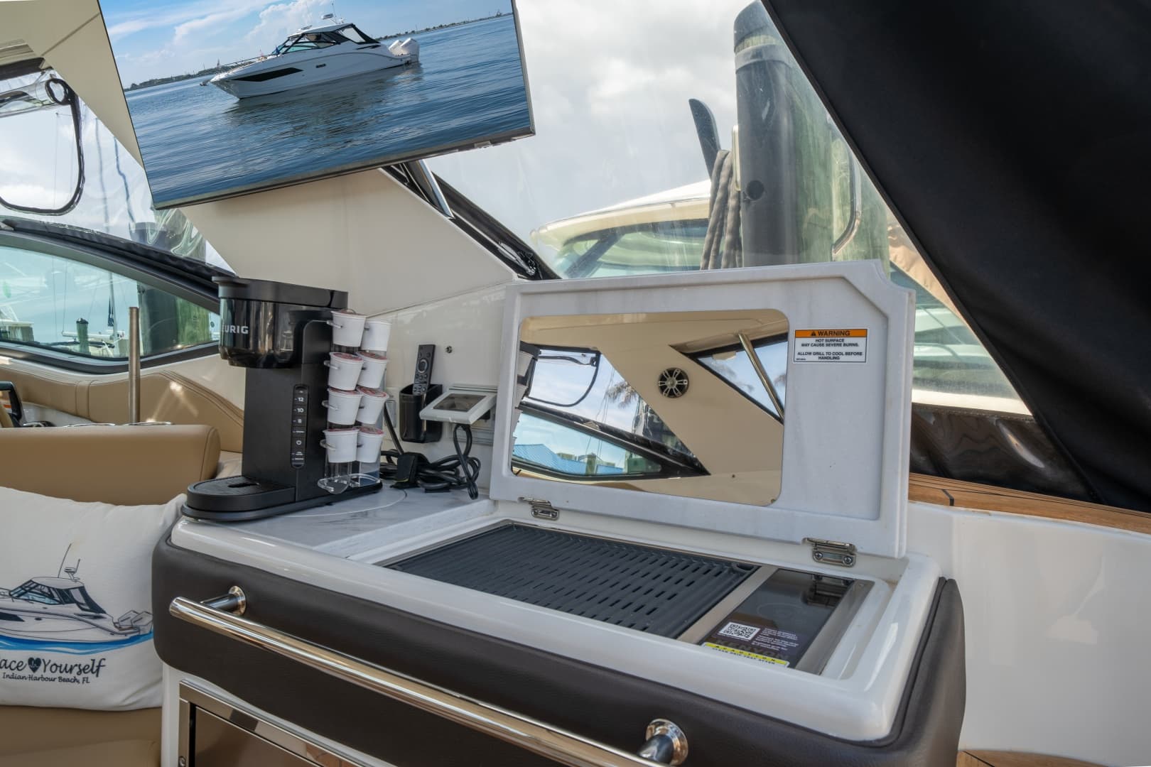 2025 Sea Ray 320 Sundancer