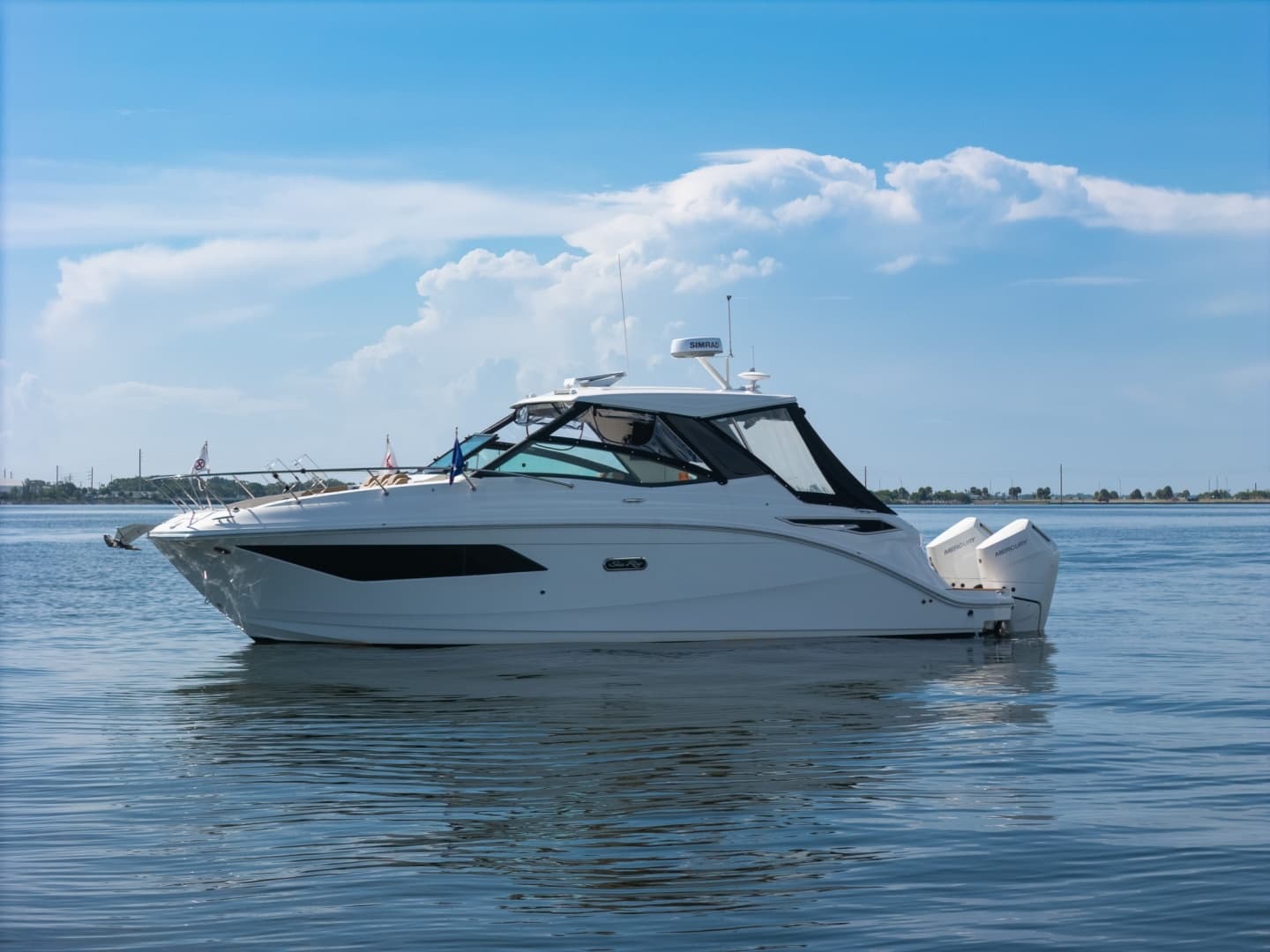 2025 Sea Ray 320 Sundancer
