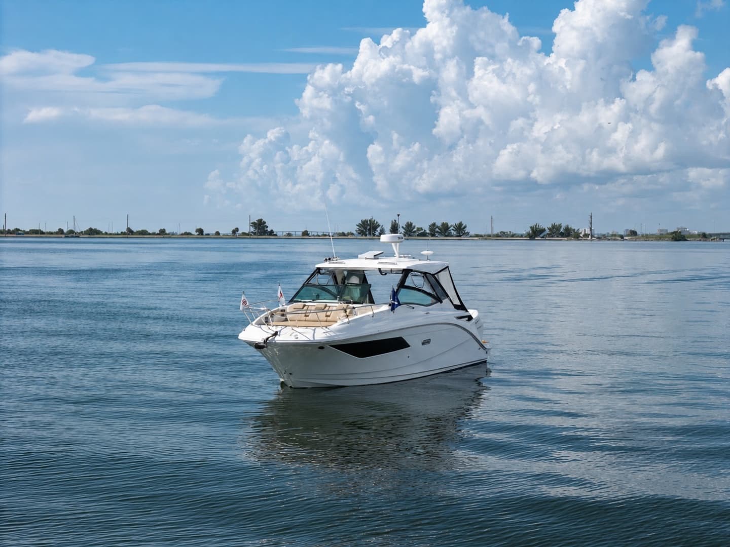 2025 Sea Ray 320 Sundancer