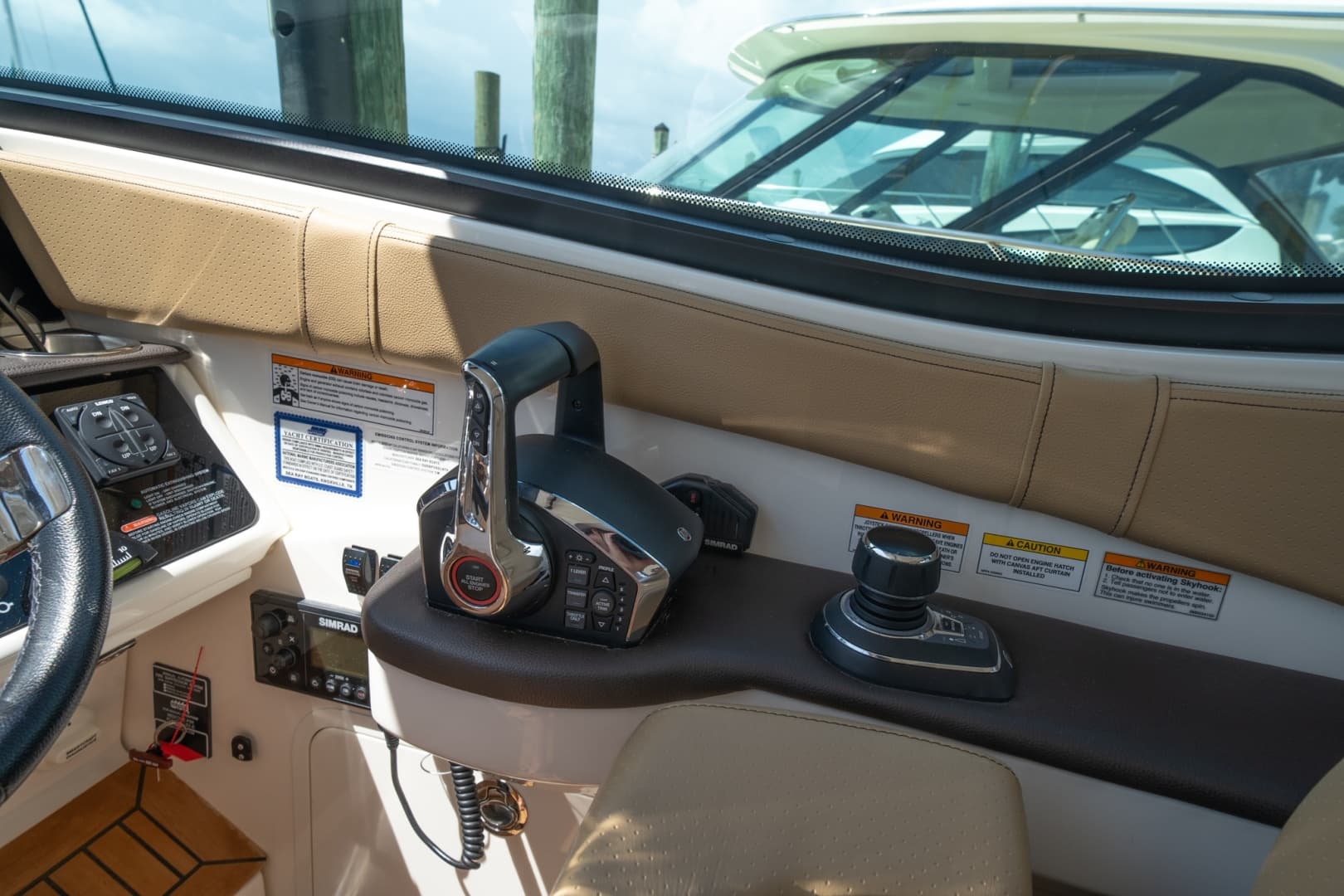 2025 Sea Ray 320 Sundancer