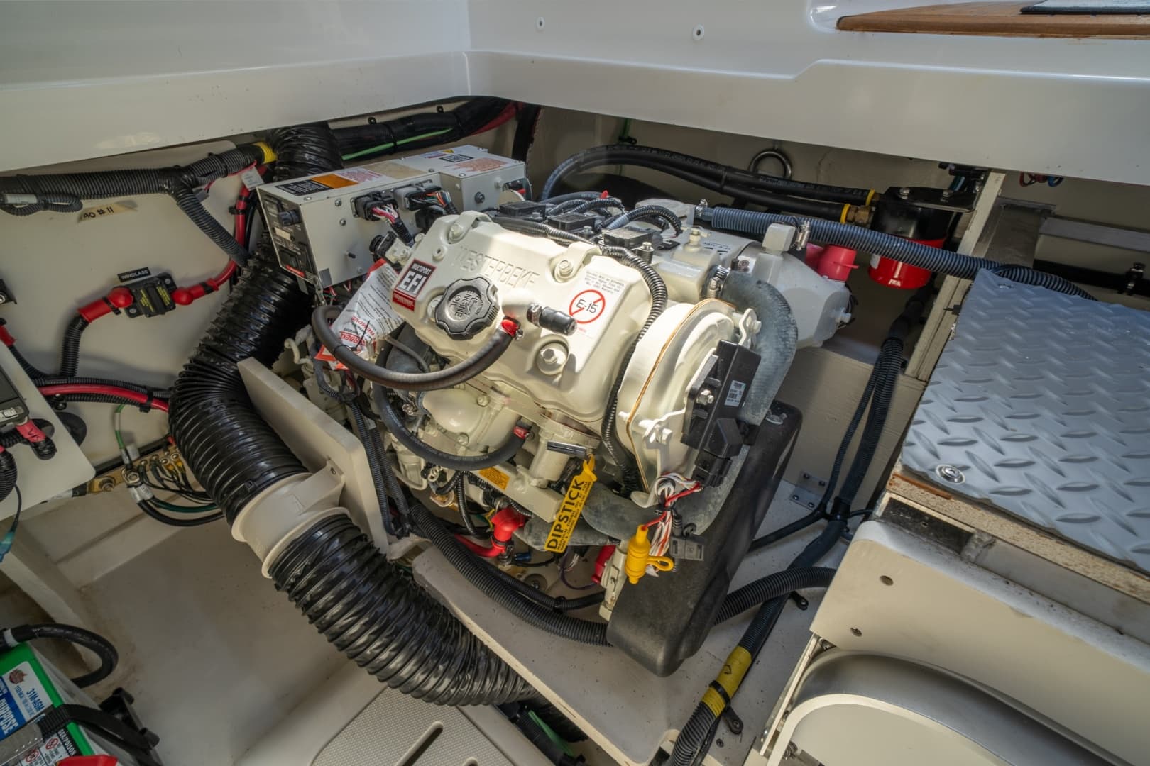 2025 Sea Ray 320 Sundancer