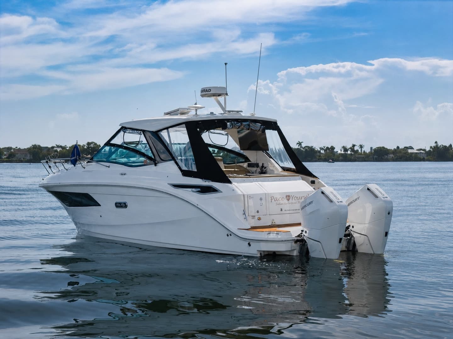 2025 Sea Ray 320 Sundancer