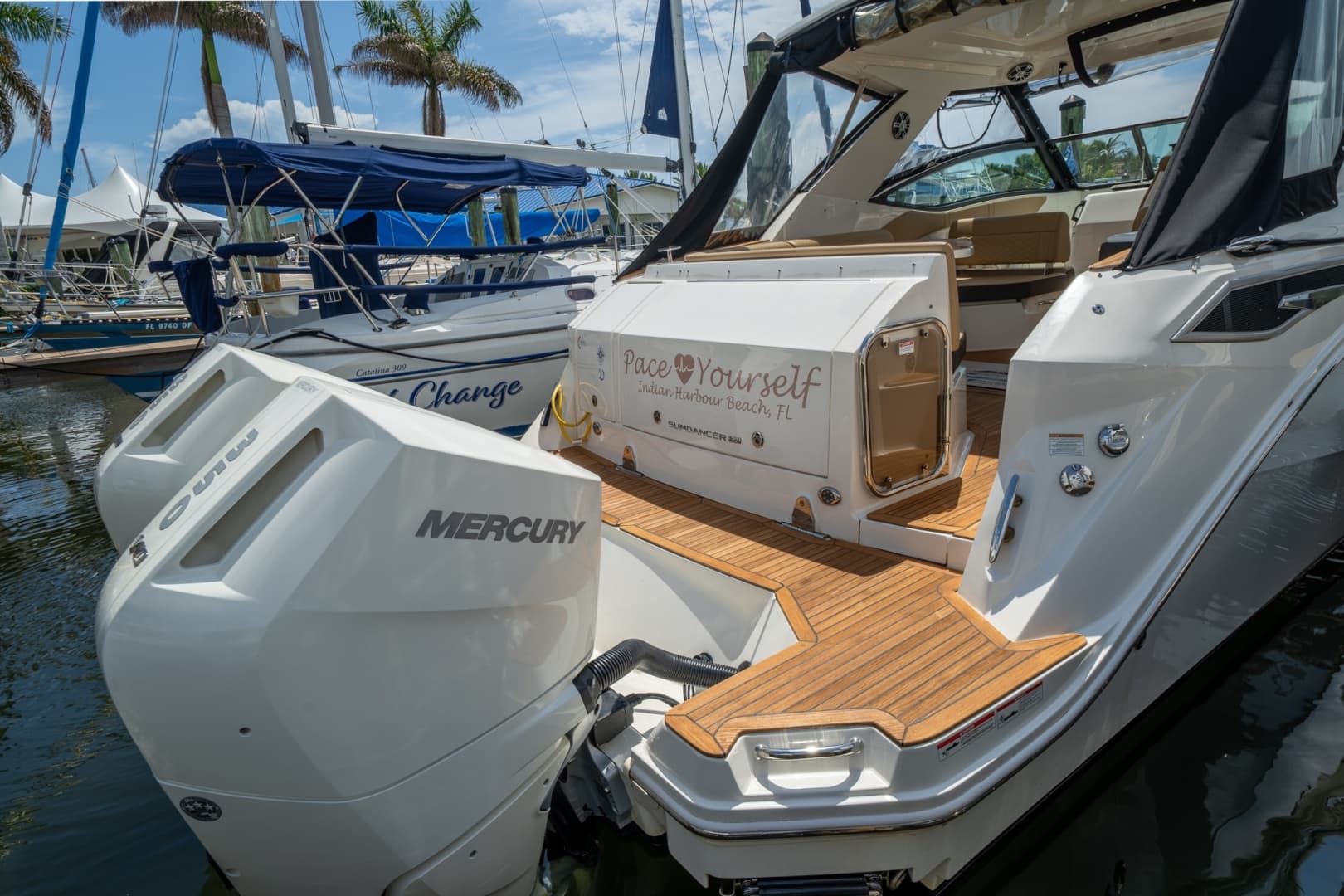 2025 Sea Ray 320 Sundancer
