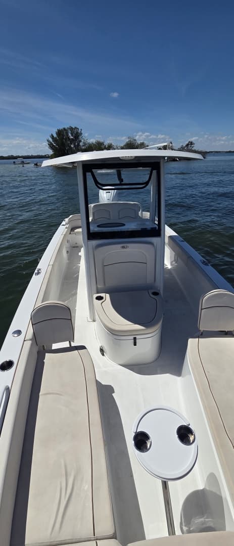 2021 Sea Hunt Escape 27 Center Console