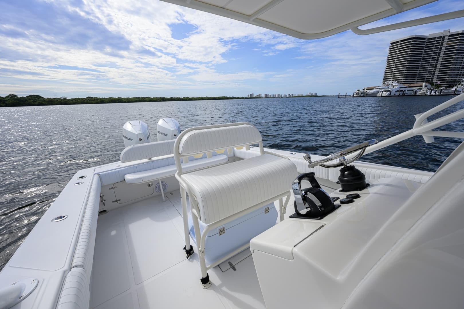 Jupiter 31 Helm Seat