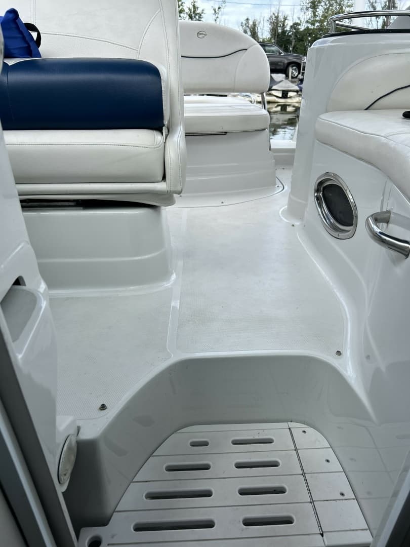 2010 Crownline 