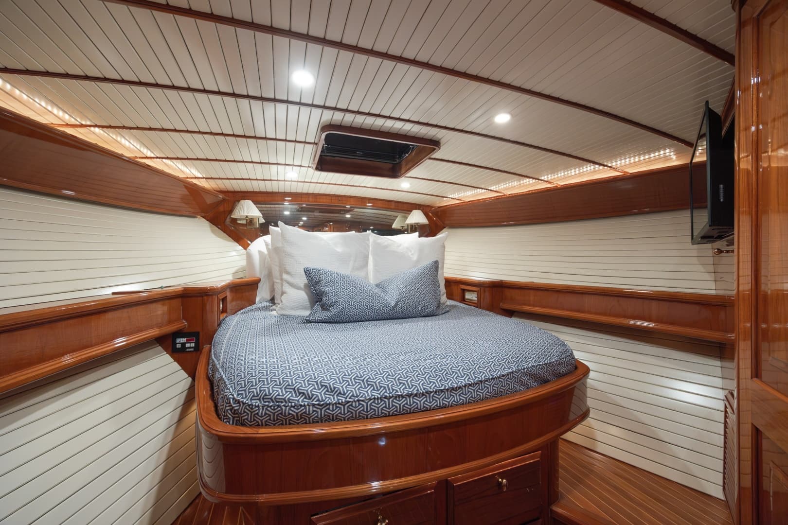 2003 Donzi R58 Express
