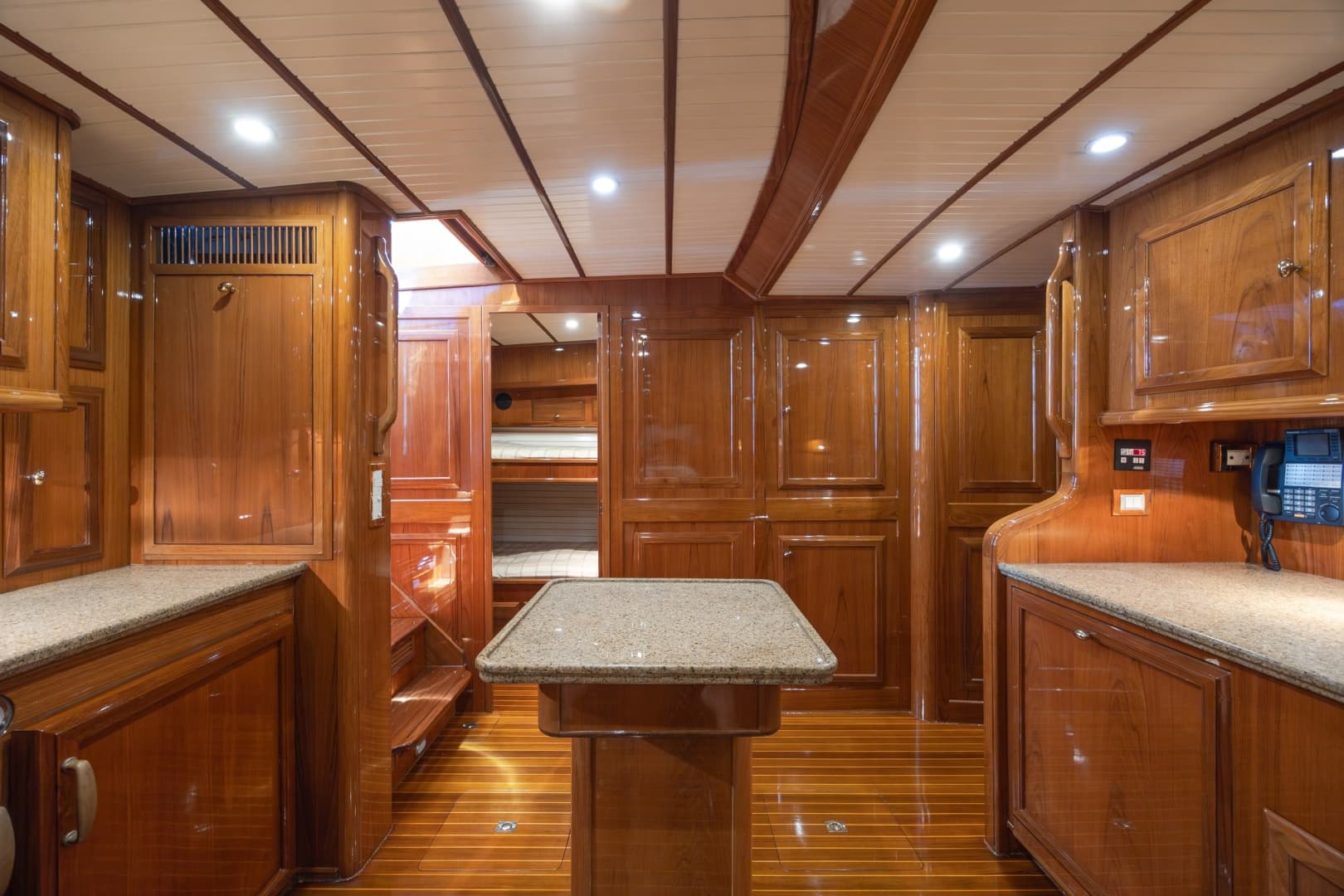 2003 Donzi R58 Express