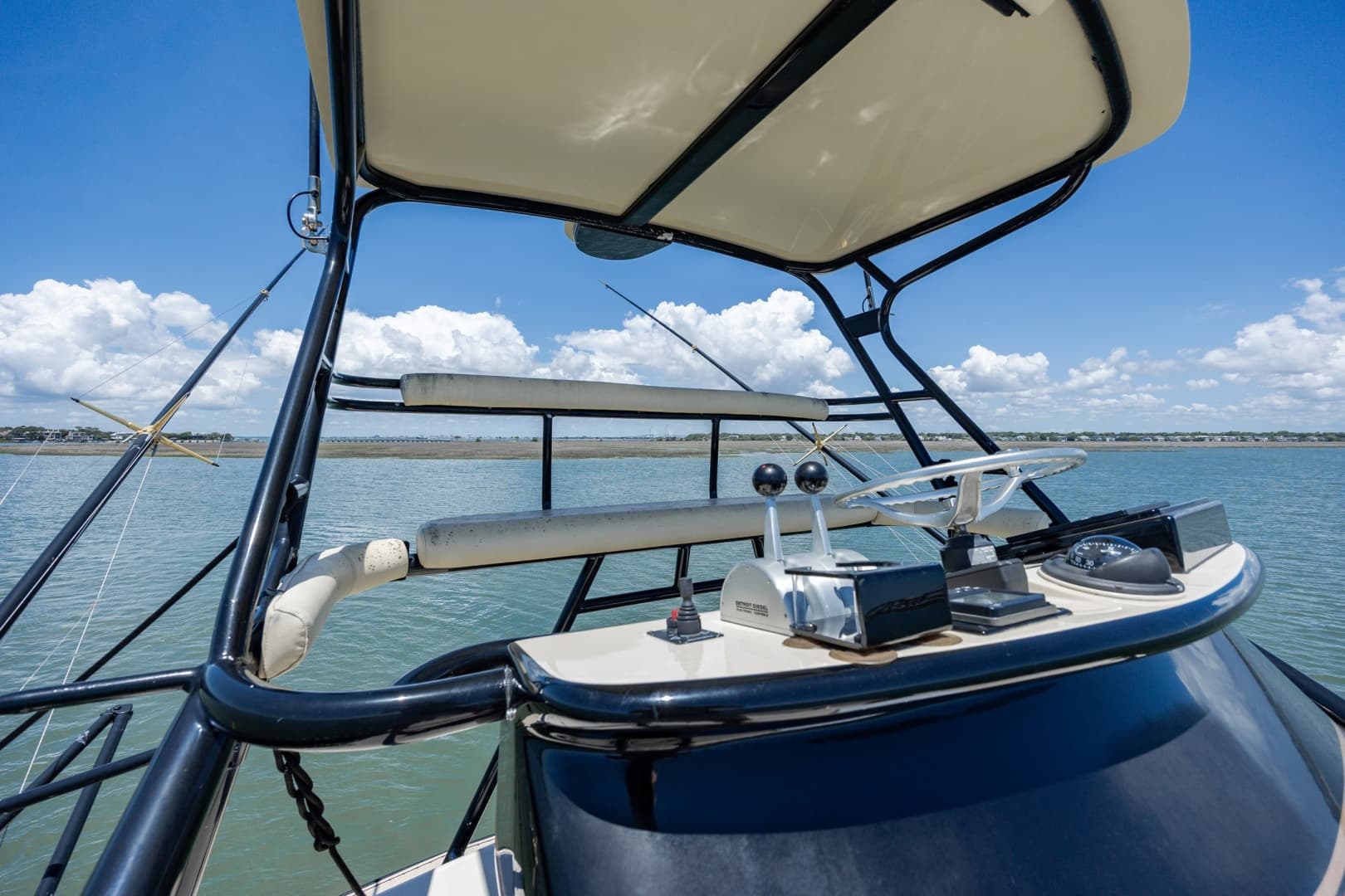 2003 Donzi R58 Express