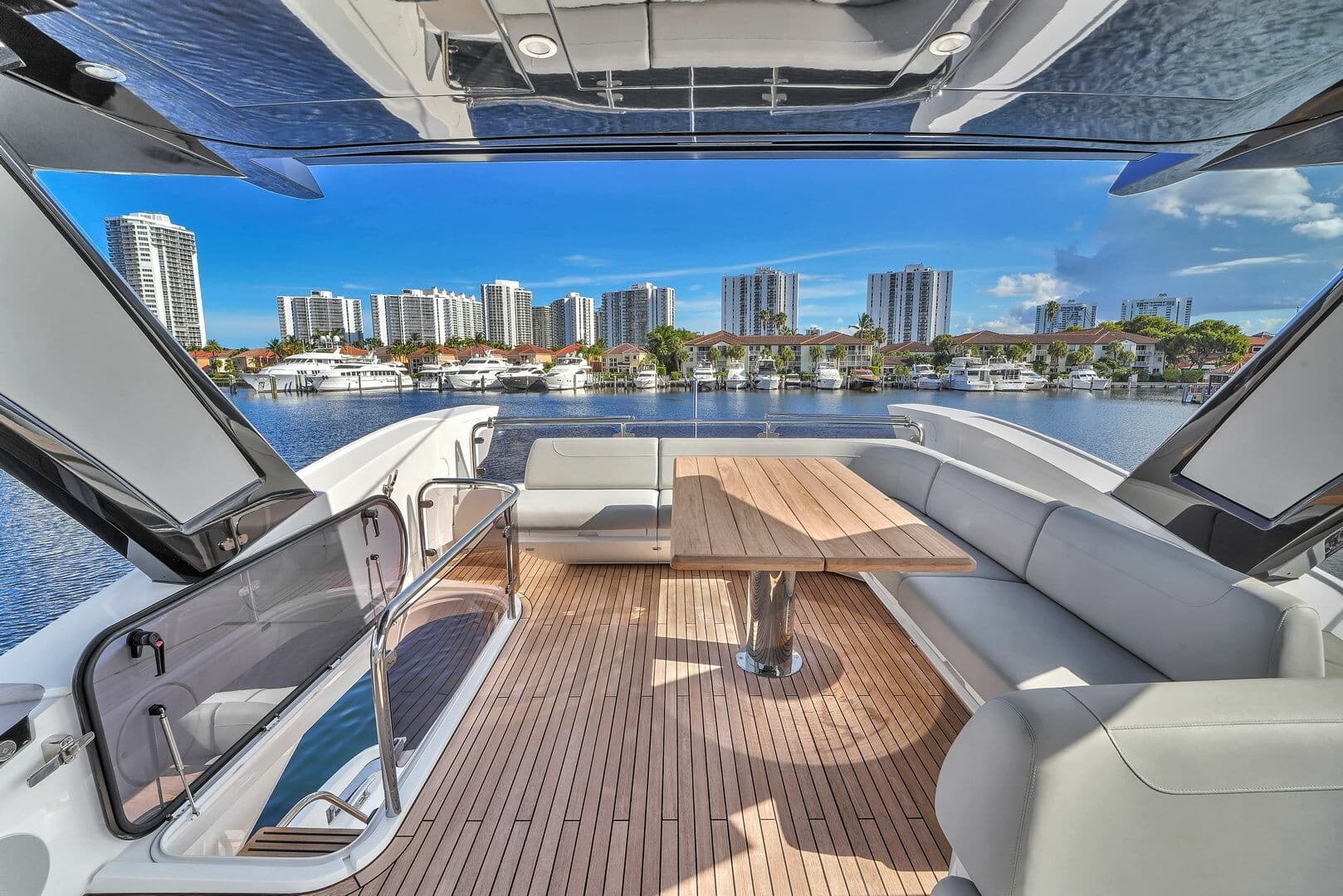 2023 Sunseeker Manhattan 68