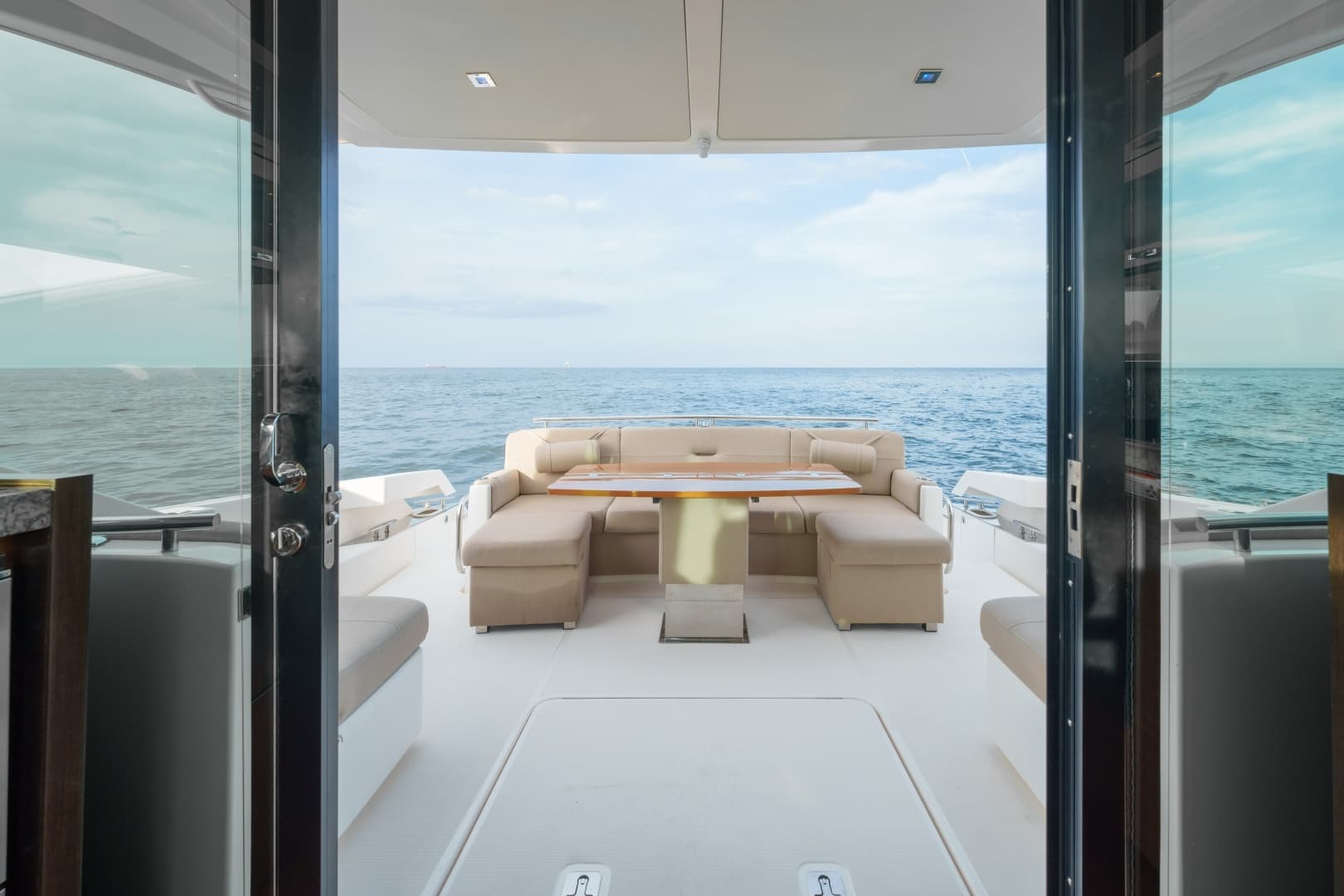 2017 Tiara Yachts C53 Coupe