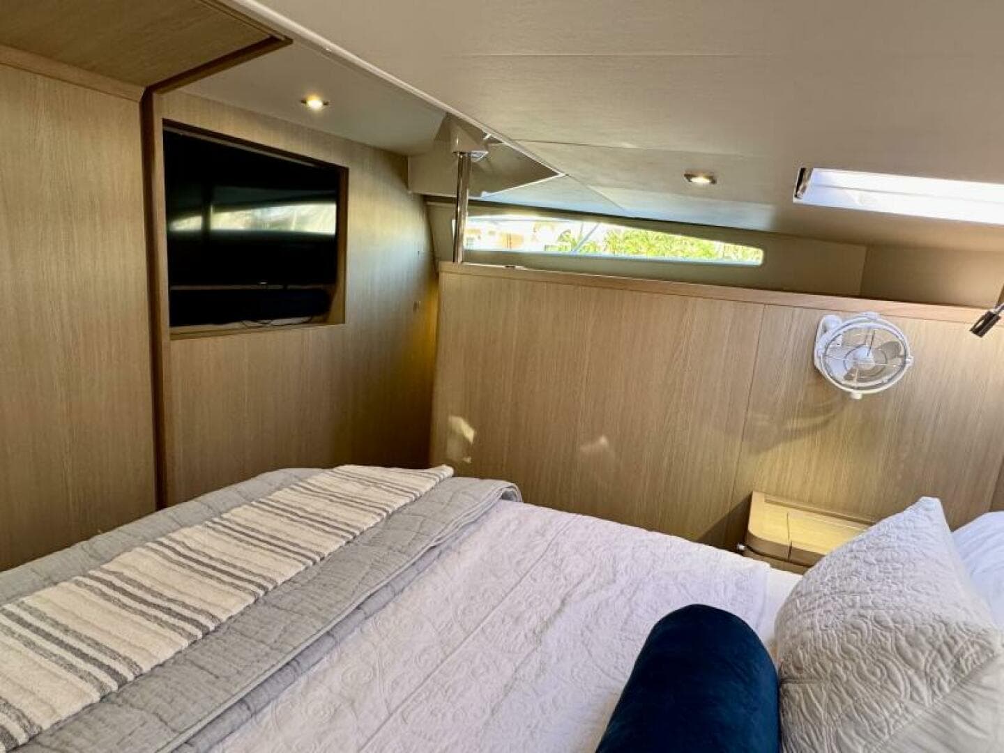 2022 Aquila Power Catamaran