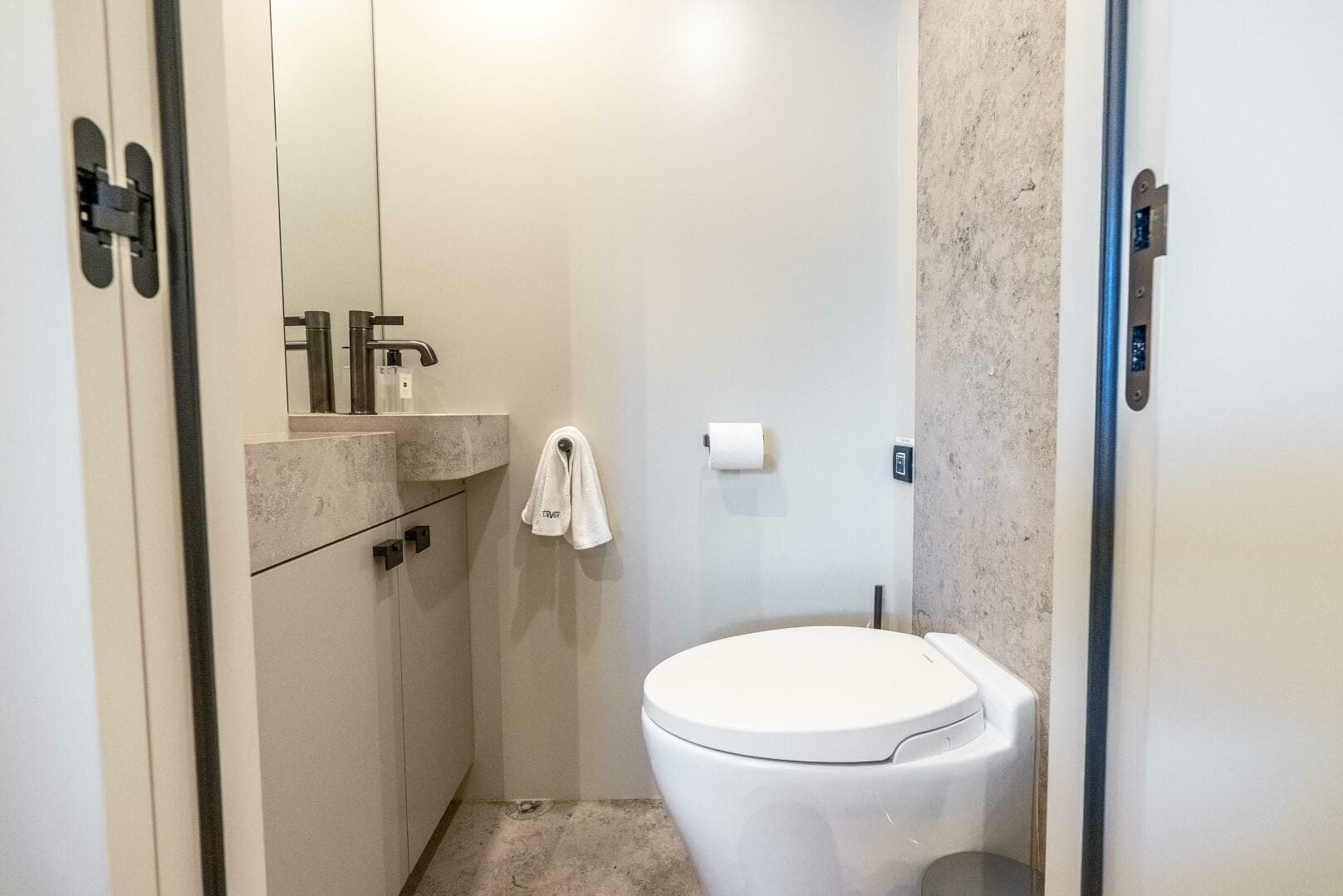 2019 Van der Valk LeVen 90