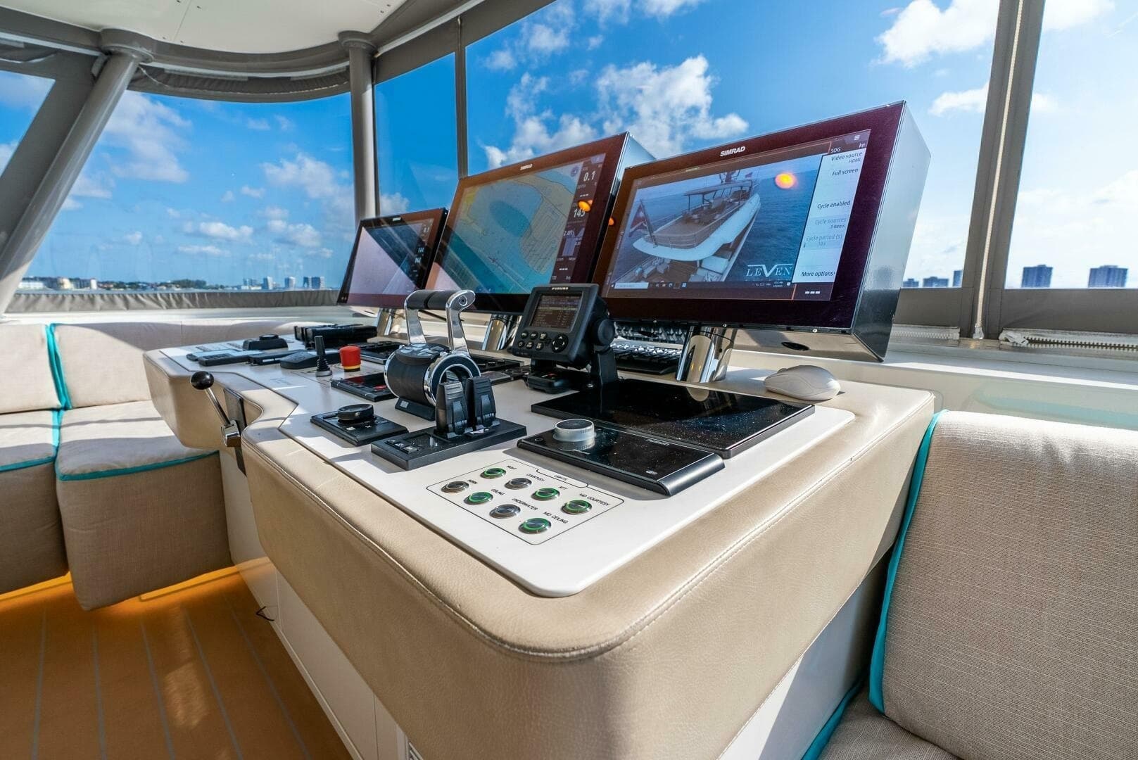 2019 Van der Valk LeVen 90