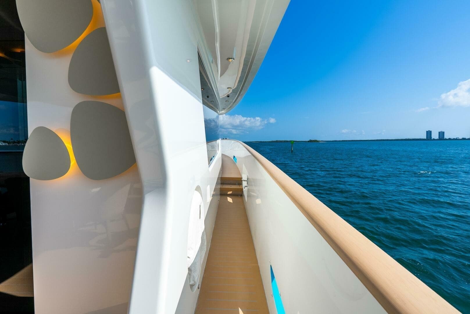 2019 Van der Valk LeVen 90