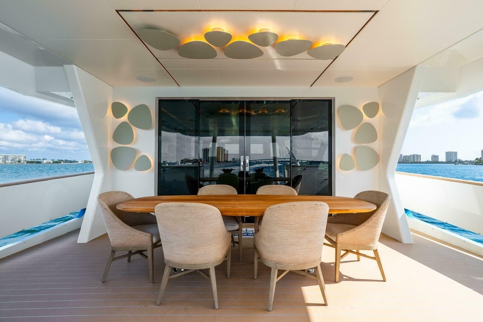 2019 Van der Valk LeVen 90