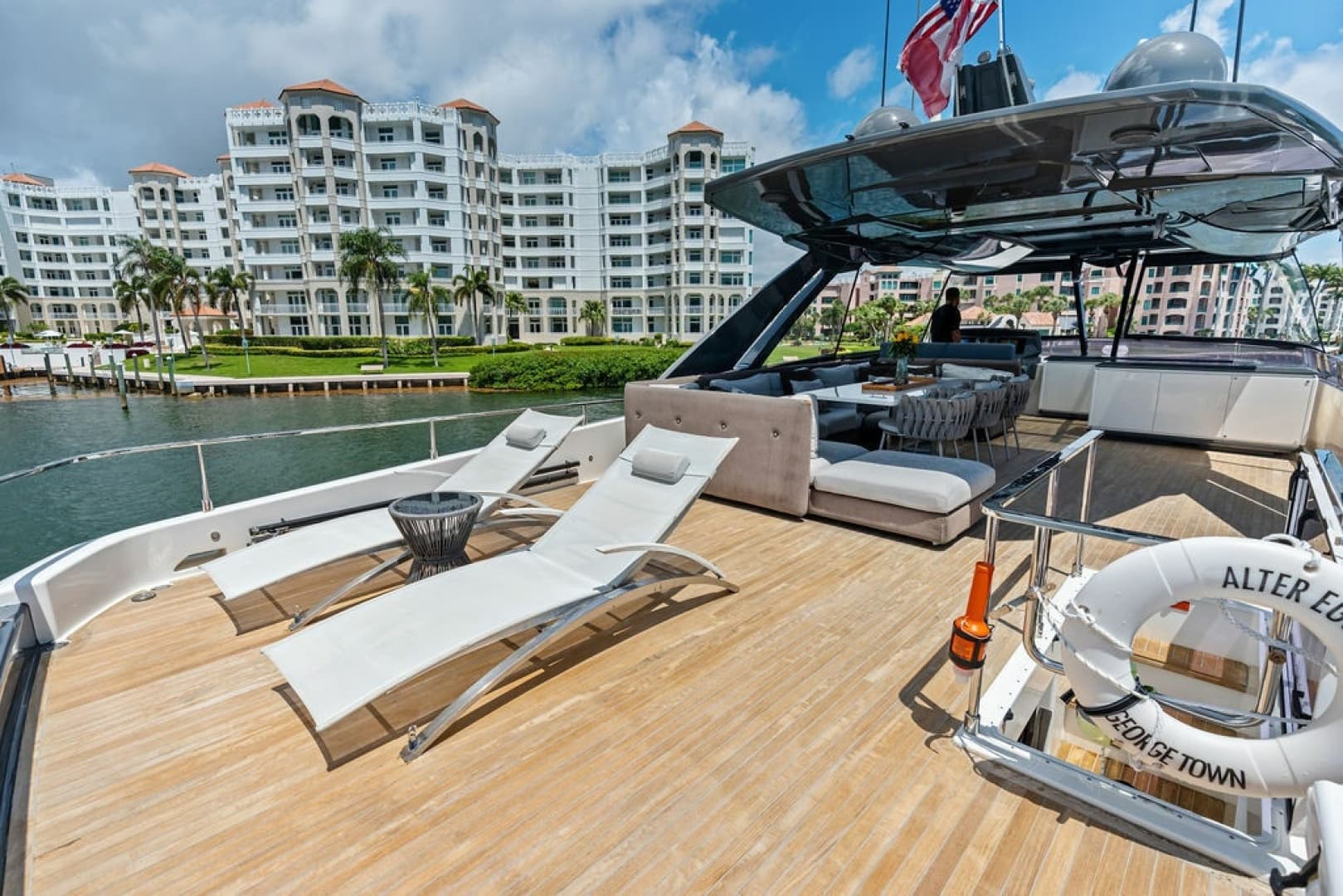 2018 Ferretti Yachts 850 Motoryacht