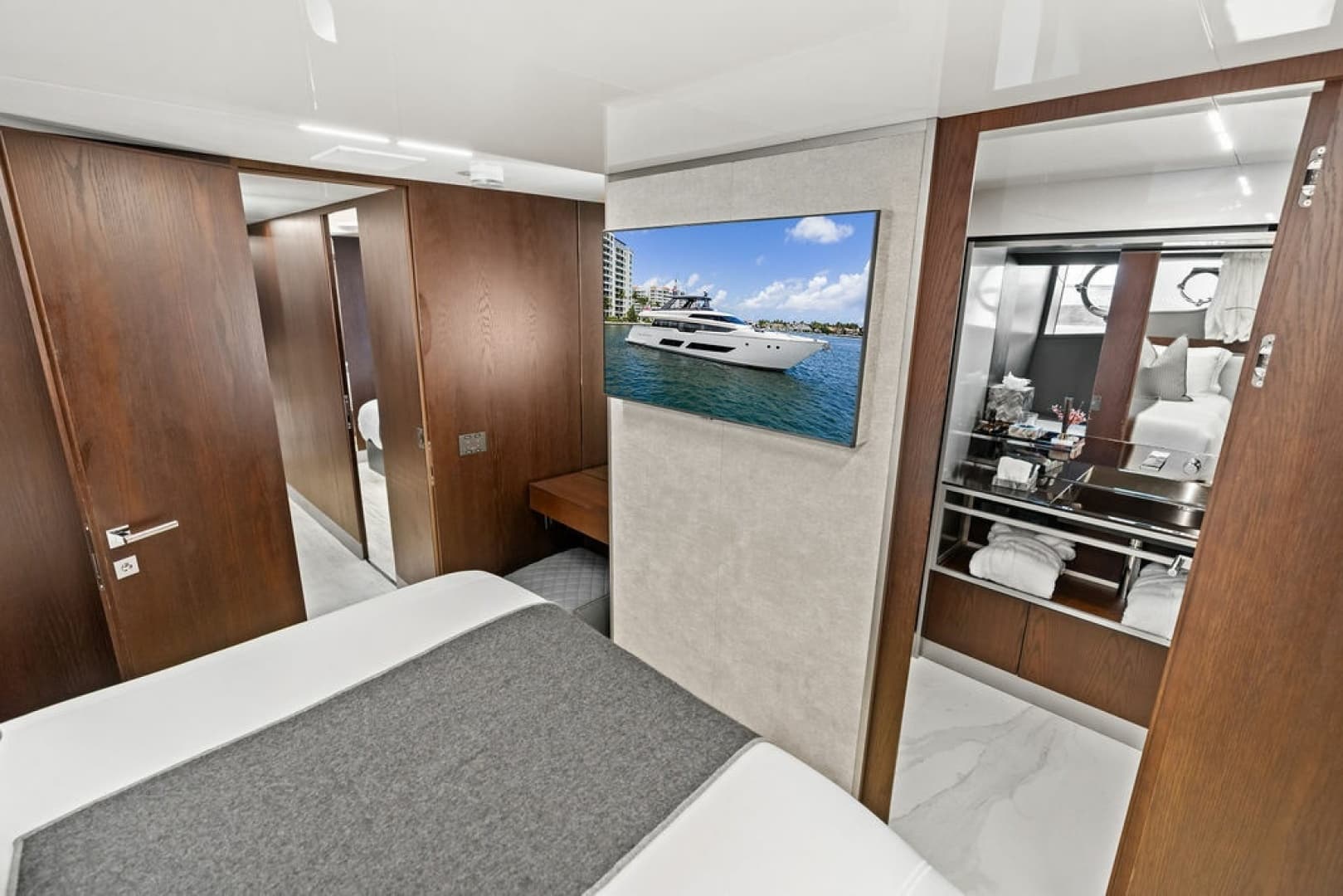 2018 Ferretti Yachts 850 Motoryacht