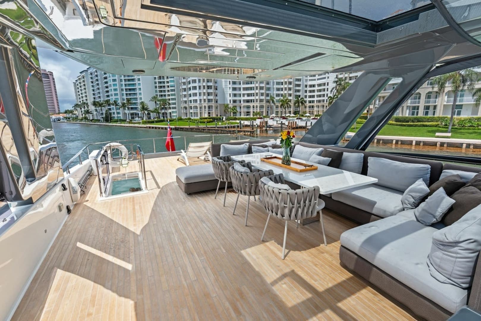 2018 Ferretti Yachts 850 Motoryacht