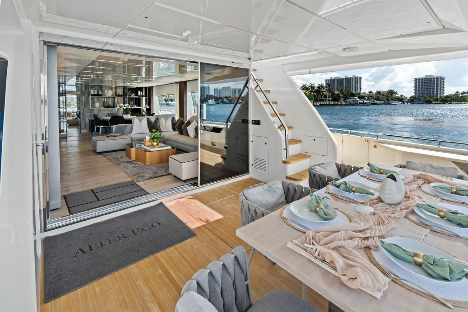 2018 Ferretti Yachts 850 Motoryacht