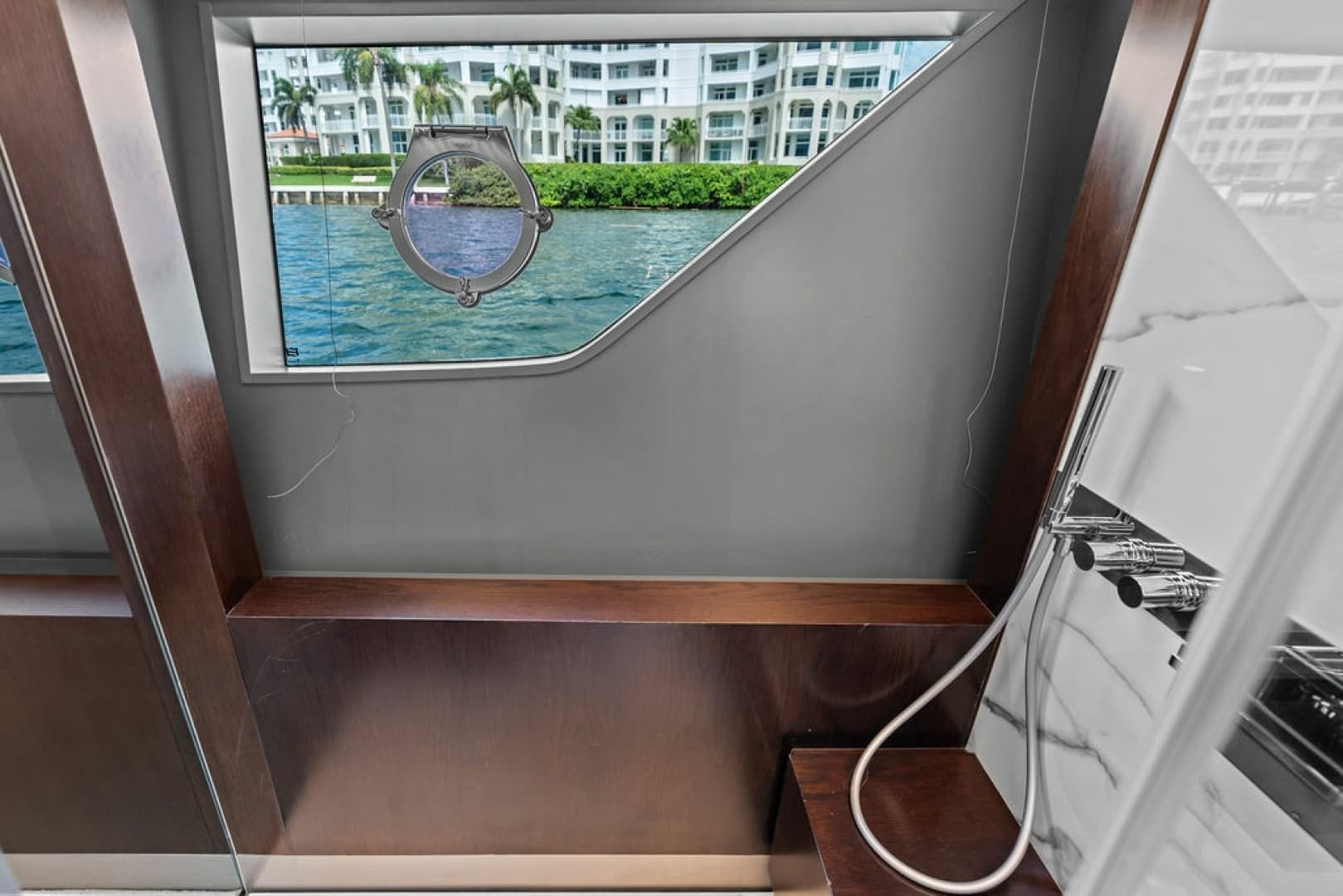2018 Ferretti Yachts 850 Motoryacht