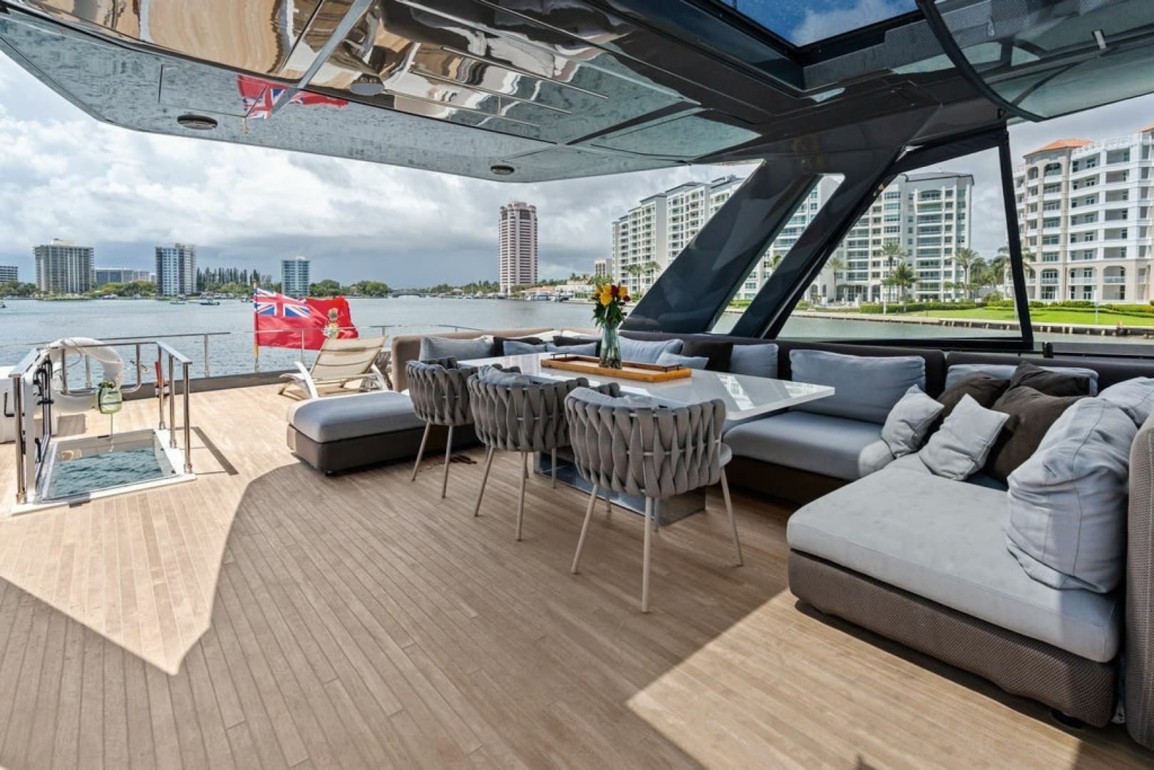 2018 Ferretti Yachts 850 Motoryacht