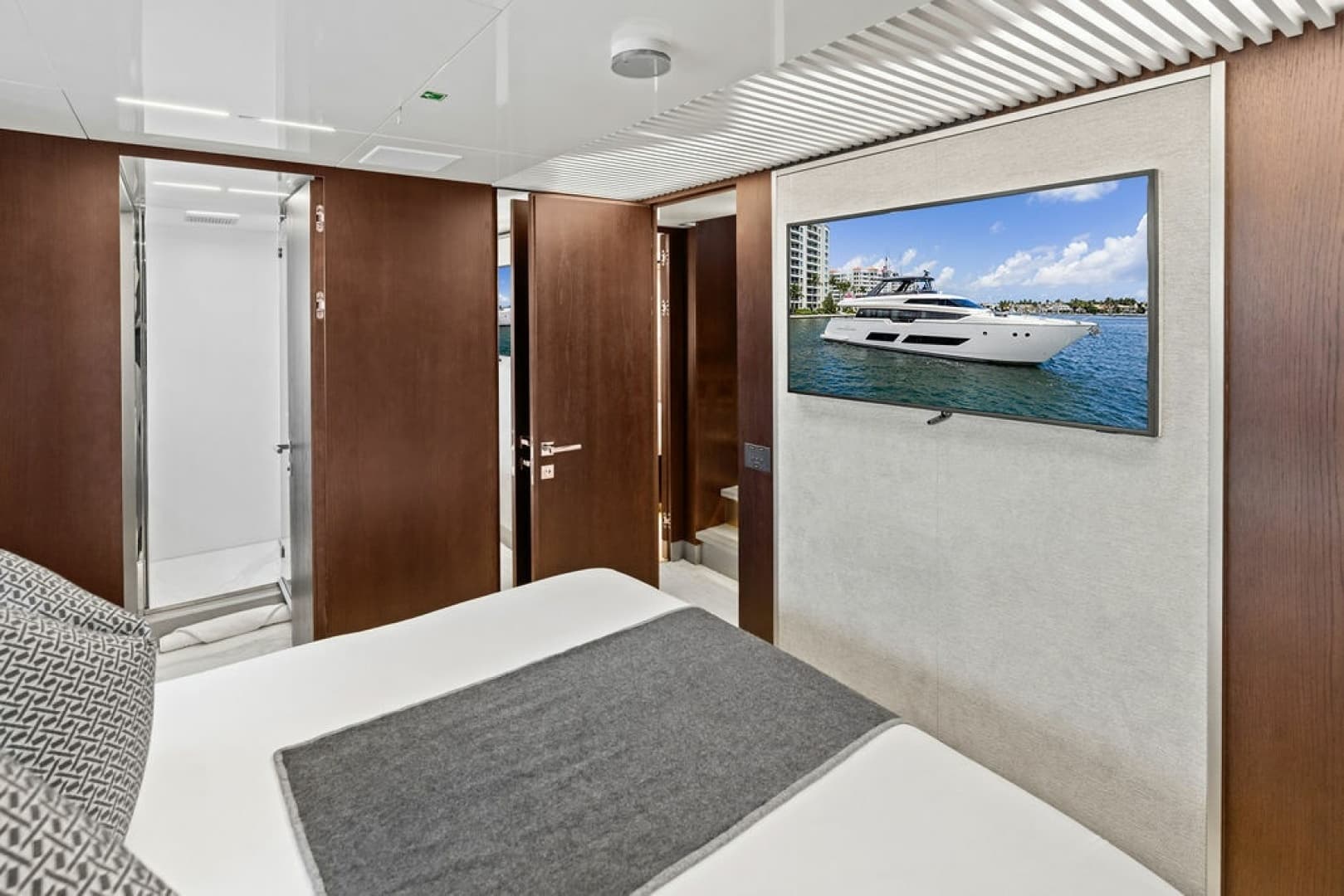 2018 Ferretti Yachts 850 Motoryacht
