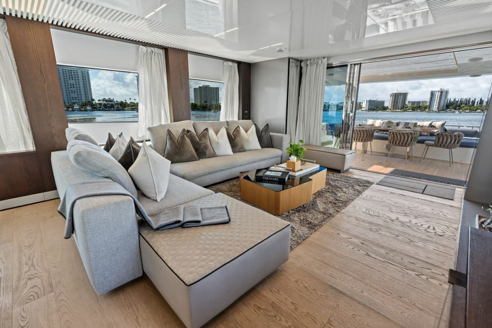 2018 Ferretti Yachts 850 Motoryacht