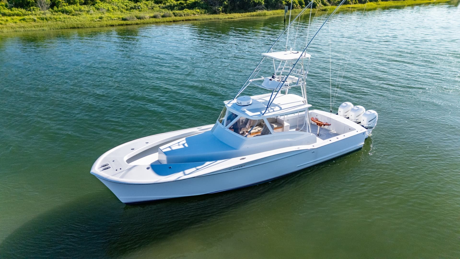 Custom Carolina 41 FLYING  LOW - Exterior