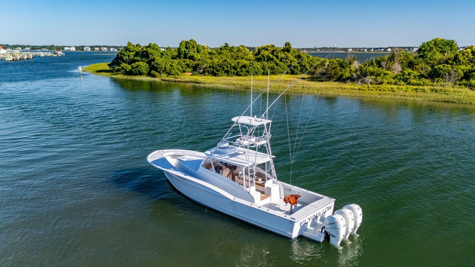 Custom Carolina 41 FLYING  LOW - Exterior