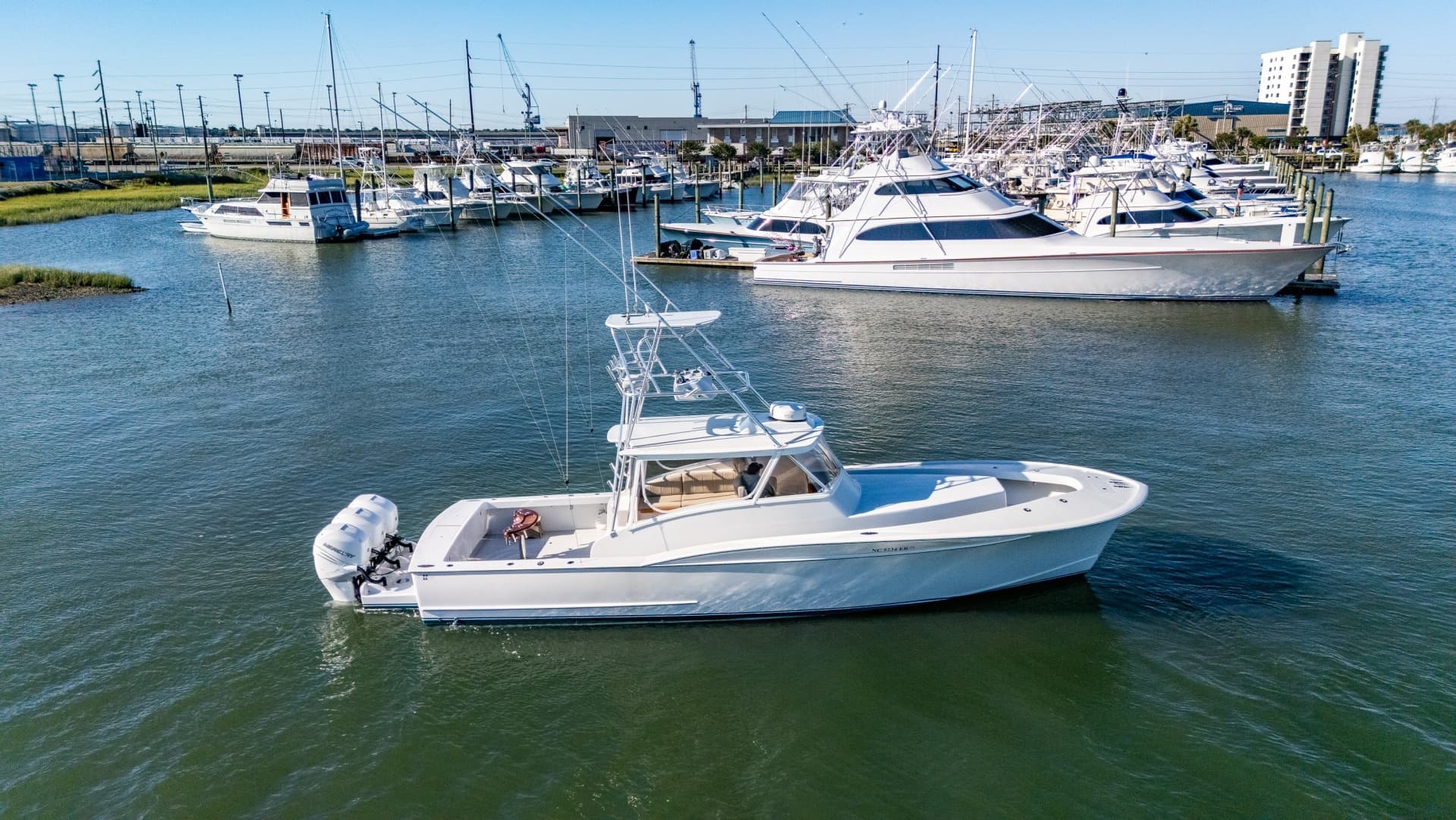 Custom Carolina 41 FLYING  LOW - Exterior