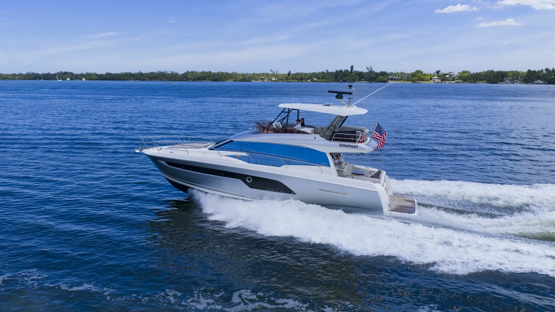 2022 Prestige 520 Fly