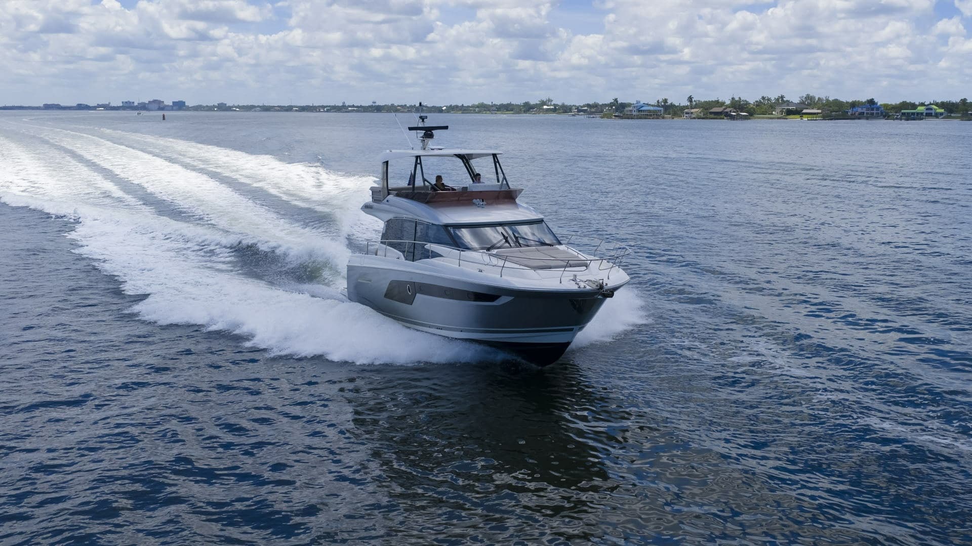 2022 Prestige 520 Fly