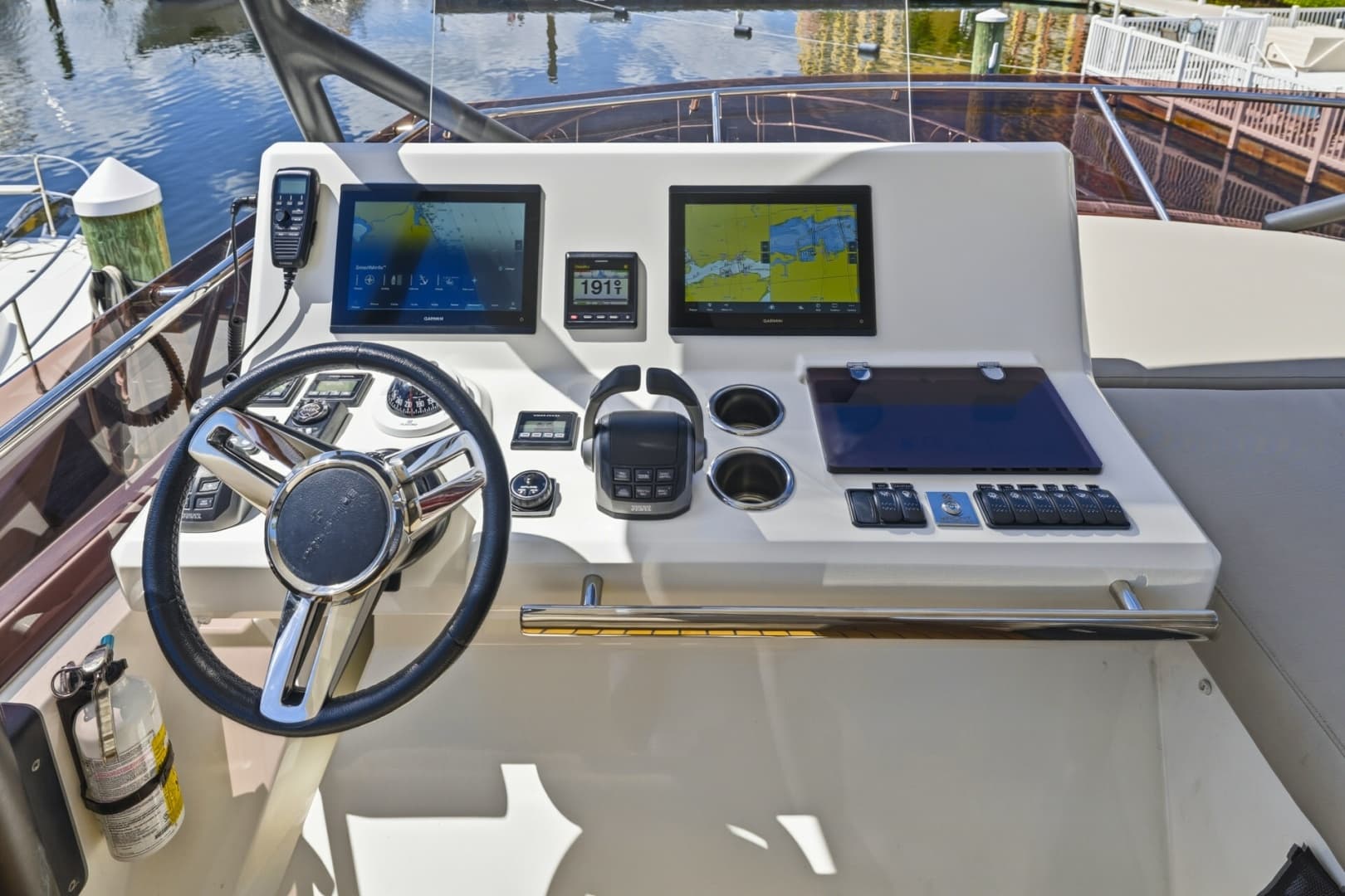 2022 Prestige 520 Fly