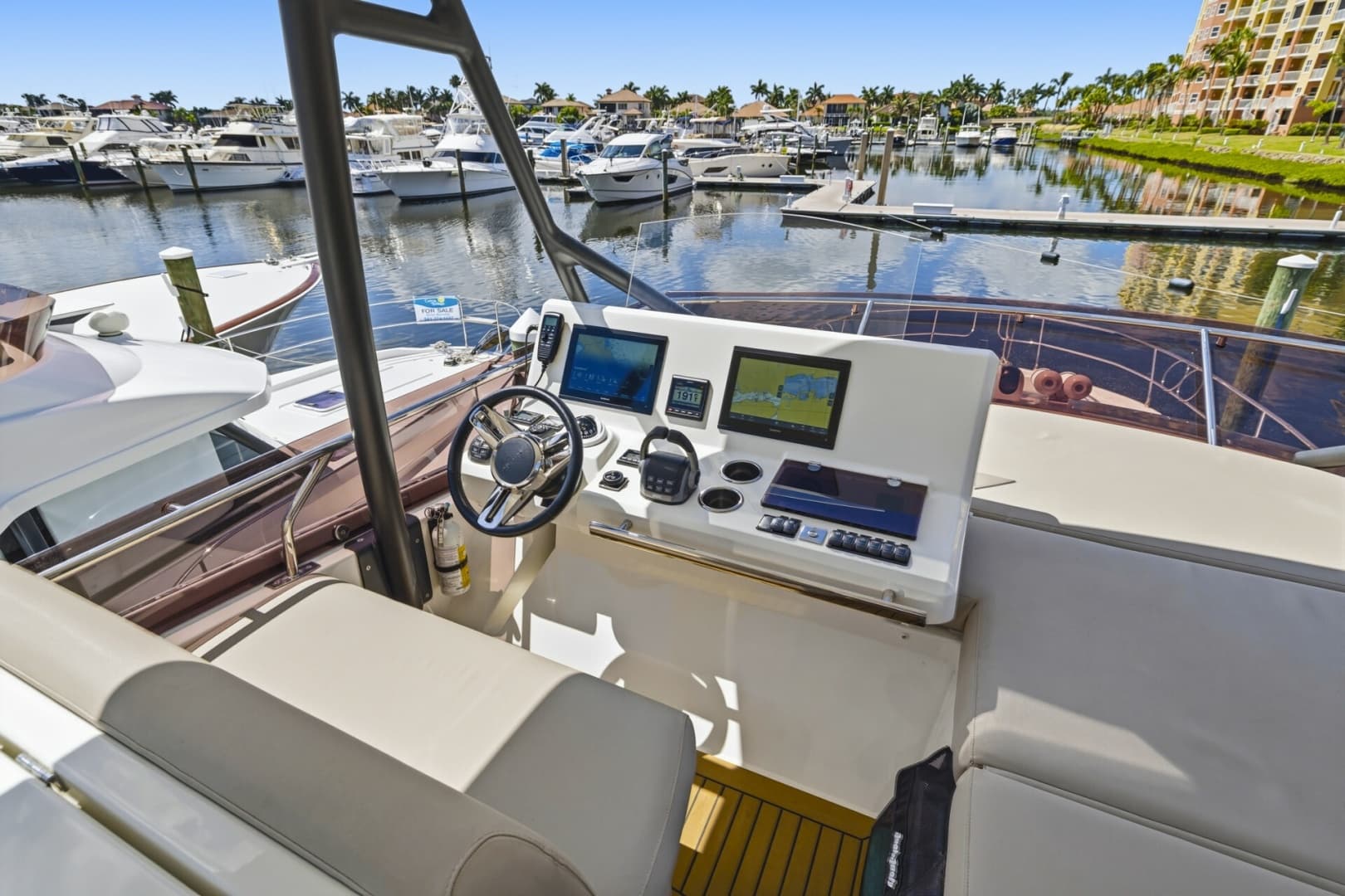 2022 Prestige 520 Fly