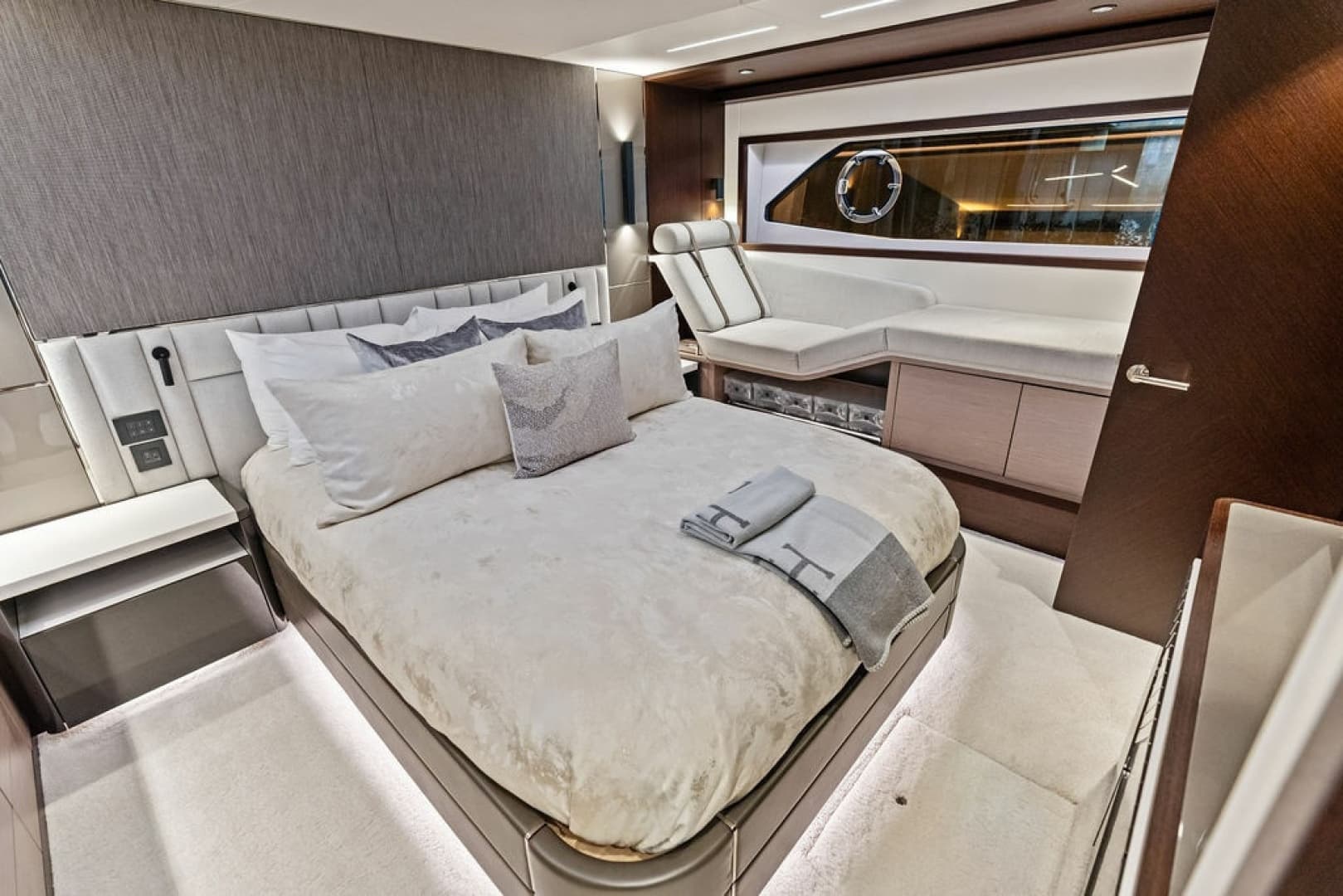 2021 Sunseeker Manhattan 68