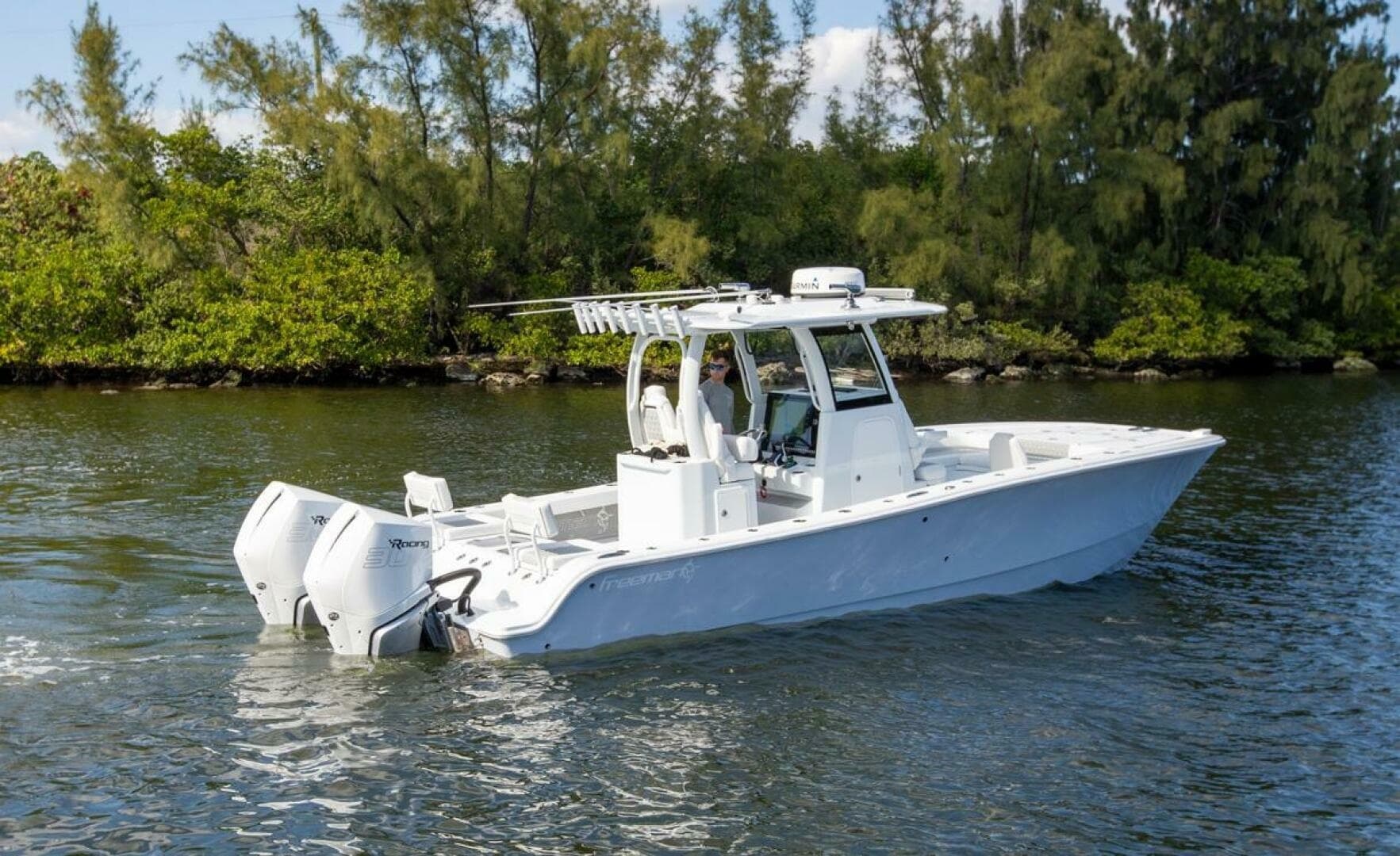2023 Freeman 28 Bay Hybrid